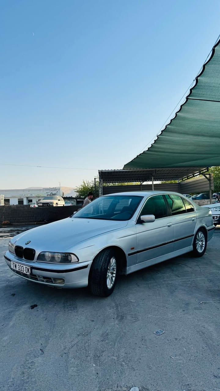 سەرەتا بەناوی خوا 
ئەم bmw بۆ فرۆشتن 525i گئر حادیە مۆدێل1999 مەنەفێست ابرایم خلیل گێرو مەکینەو کارەبای و تەقەو رەقەی بەشەرت سەیارەکە بیلاد سوکانی خۆمانە موسو براوە و مالی مەدەنی بەشەرت تکایە موشتەری نی سەری خۆتو منیش مەهێشێنە داوای 42$ گەلای لئدەکەم شوئن قەلادزئ
ژم.*********** بشدار, السليمانية
