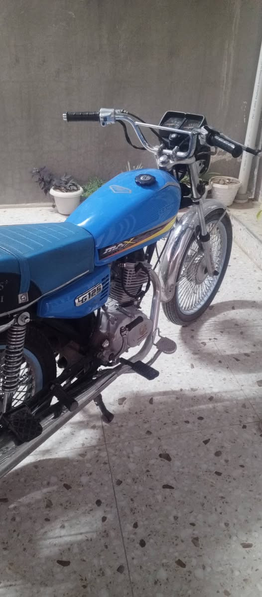 ماطور أربعة نمره شرط ما مفتوح على أيد وحده موديل 17 الرقم *********** السعر 410وبي مجال تايكر
