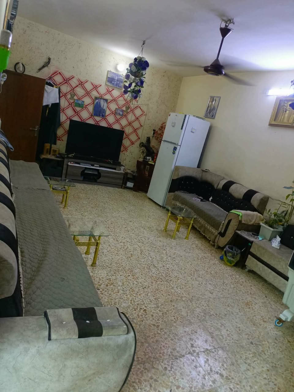 @إشارة 

بيت للبيع في بابل حصوه حي البلديه شارع الخباطات  مساحه300 متر طابو صرف 
خدمات كامله حي راقي ومرتب للاستفسار الاتصال على الرقم 
‏‪***********‬‏
