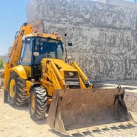 حفاره جيسيبي • موديل ٢٠٠٢ • المحرك مكفول