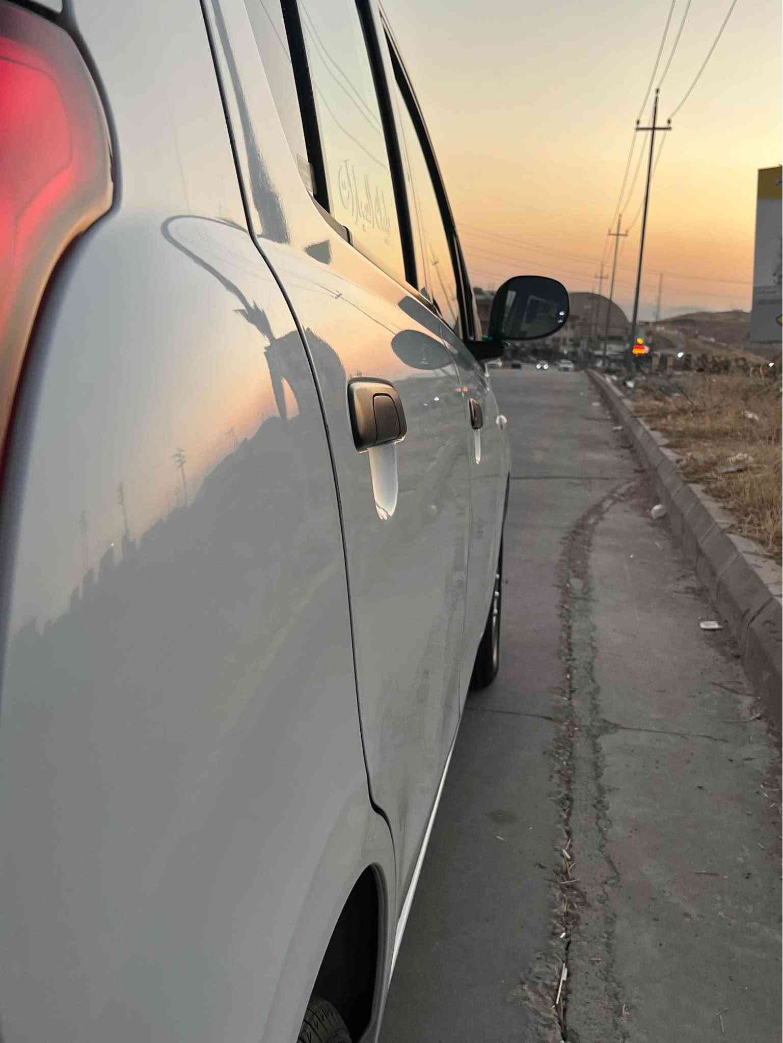 سوزوکی ئۆڵتۆ ٢٠١١
گێر ئۆتۆماتیک 
تەبرید لەسەر سویچ  
ABS
سوکان پاوەر 
سپێری دا نەبەزیوە
یەک پارچەی بۆیاخە بێ دەعمو لێ دراو 
سەیارەکە هەتا بڵێیت لۆکە بەشەرتی گێرو مەکینە یەک دینار مەسرەفی نیە کۆدی بۆ کراوە بەشەرتی ماڵی مەدەنی  
بەنزین زۆر زۆر زۆر کەم ئەخوات
سعری ٤٤ گەڵاو مەعامەلە  
شوێن سلێمانی 
ژ.م *********** السليمانية, العراق

نص مكتوب في الصور:
- 却支是防不负益
- tell+1 38-8106k