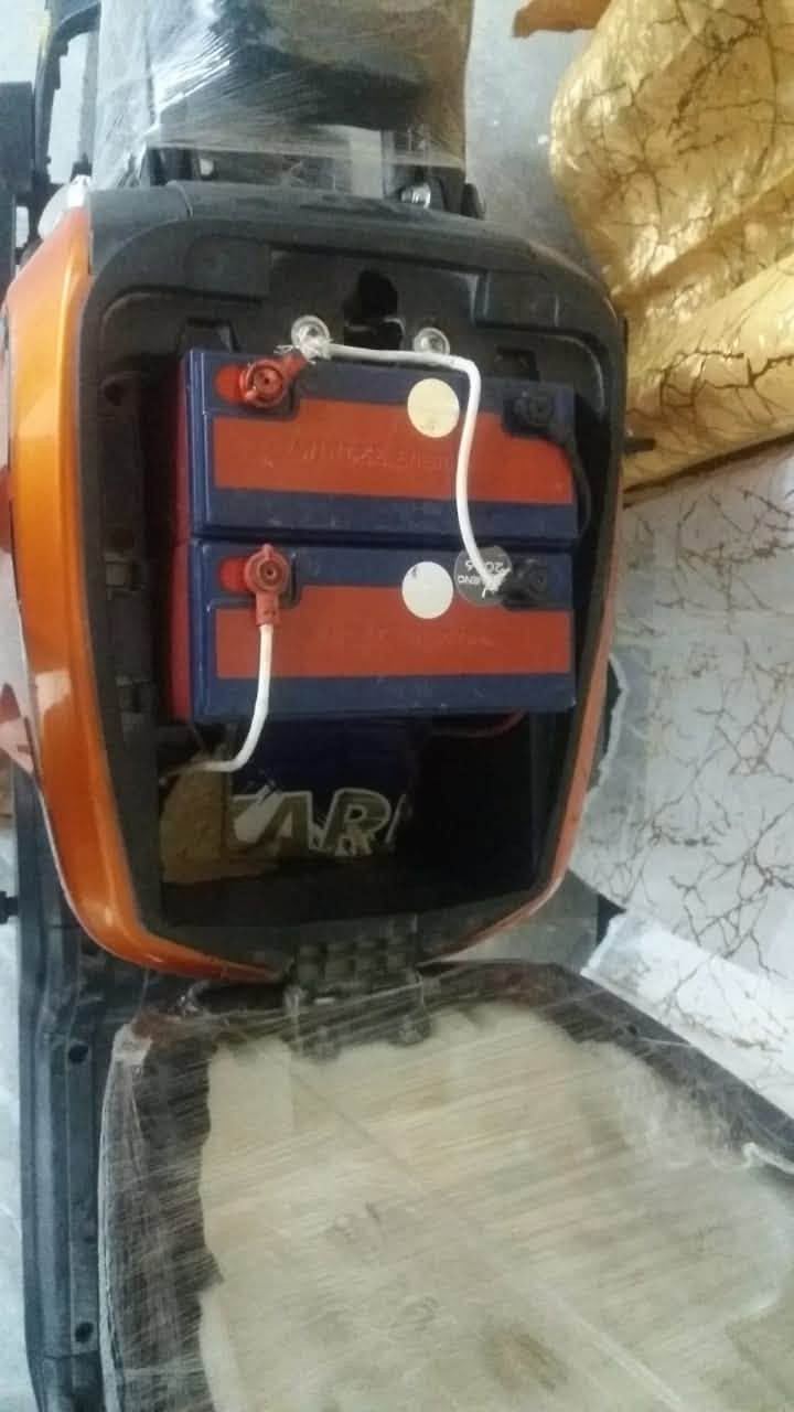 دراجه شحن للبيع R9 مديل 2025 بطاريات 32 امبير 
دراجه نضيفه 100/100 موصفات دراجه
سراعه 99
كهربائيات دراجه كله شغاله
لايت عالي وناصي
بلوتوث نضام سراقه
بصمه سويج نسختين 
سعر 450 وبيه مجال قليل 
مكاني بصره ابو الخصيب 
رقمي وتساب ***********
