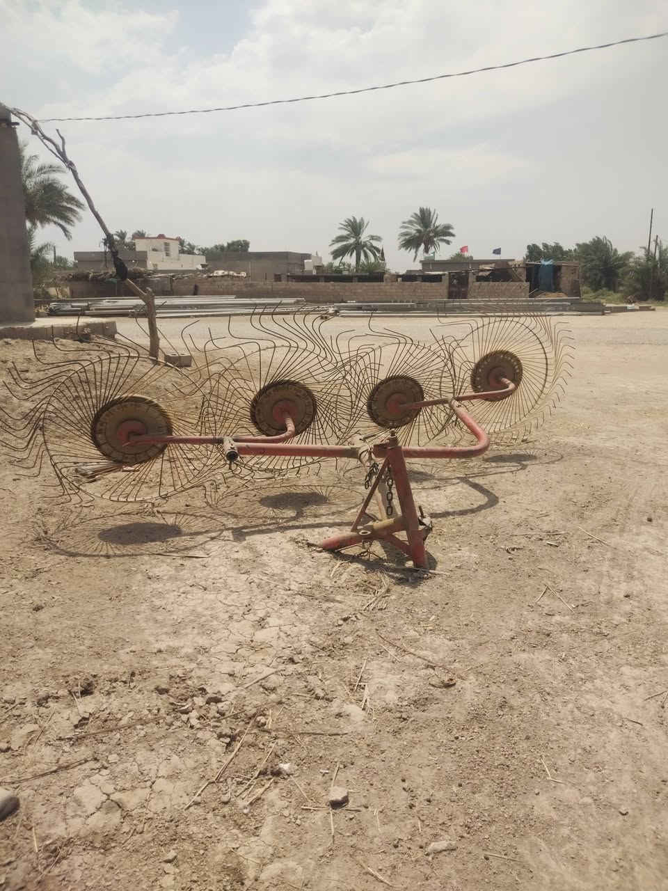 سلام عليكم سويتر إيران البيع واسط العزيزيه سعر٦٠٠الف وبي مجال الشراي على هذا الرقم ***********
