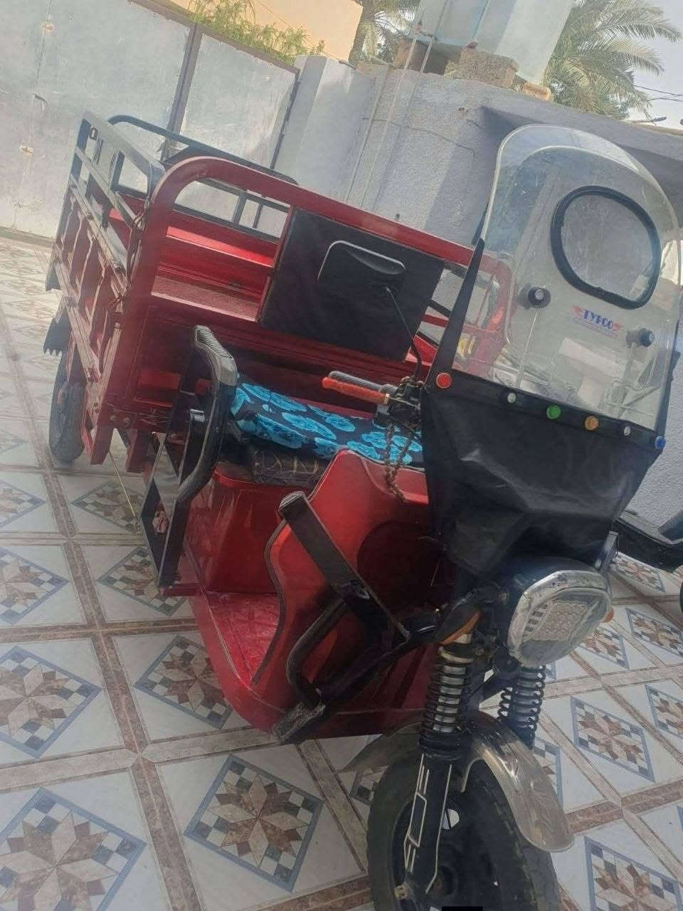 ستوتة شحن نظيفة
خذتها زيرو على ايدي
نظافة 💯 
الحجم الكبير جدا
كهربائيات كاملة
بطاريات حجم كبير جدد 52 امبير
السعر 950 الف
العنوان بغداد مدينة الصدر 
***********
