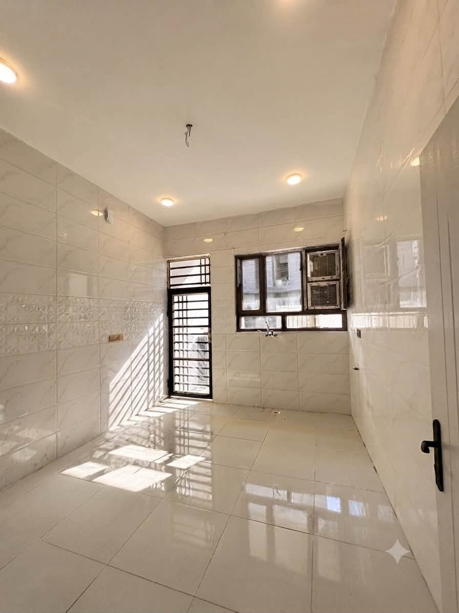 🏡 للبيع – دار سكنية مميزة في بعقوبة
📍 تقاطع القدس – دور الزراعة الثالثة

📐 المساحة: 150 م²
🏠 طابق واحد| بناء حديث | جاهزة للسكن

تتكون من:
✨ مدخلين
✨ استقبال
✨ صالة مريحة مع مطبخ مع منور
✨ غرفتين نوم
✨ 3 دورات مياه شرقي وغربي
السعر :95 قابل للتفاوض
قابل للمراوس 

🔹 جميع الخدمات متوفرة:
 ماء | كهرباء | تبليط | مجاري

📄 نوع العقار: طابو زراعي – سند (25) رسمي.

📞 للاستفسار:
📱 وسام اللهيبي : ***********
📱 ياسر فارس حسين : ***********

🏢 مكتب الجزيرة لبيع وشراء الأراضي والدور السكنية

🚫 ملاحظة: نعتذر عن التعامل بالإيجار.
