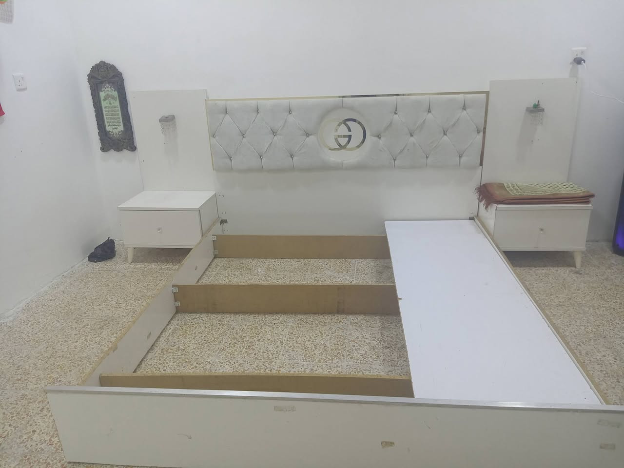 تخت وجكامج ويا جديد وزن ثقيل فقط دوشك يرندله السعر النهائي 60شراي تفضل خاص العنوان موصل شراي اتصل***********
