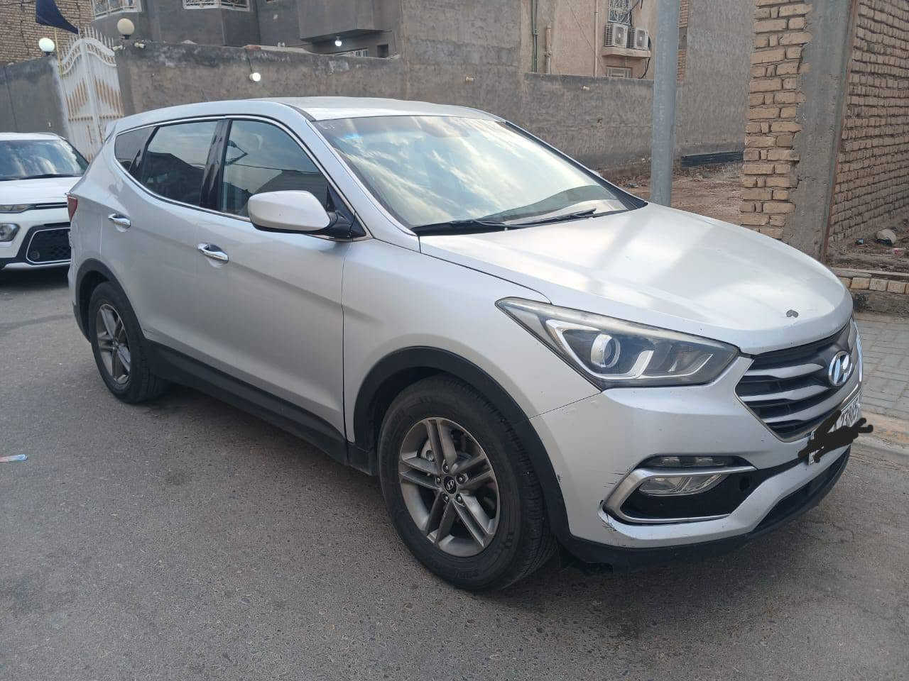 سلام عليكم  ابيع او مراوس
سنتافي 2018 امريكي سياره باسمي جاهزه تخم تاير حداده كله جديد مكينه 2400  هاث رقمي ‏‪***********‬‏ سياره مال جناي سعر 114 وبيه مجال  مكان سماوه مركز حي لحكم
