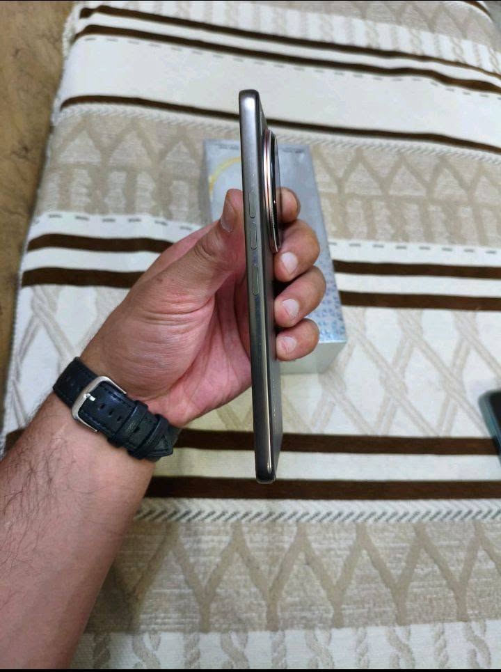 سلام عليكم
تكنو كامون 40 برايمر 5g
بي مشكلة بالمعالج يطفه ويشتغل 
بسعر ١٧٥
للتواصل ***********
مكاني بغداد الجديدة
