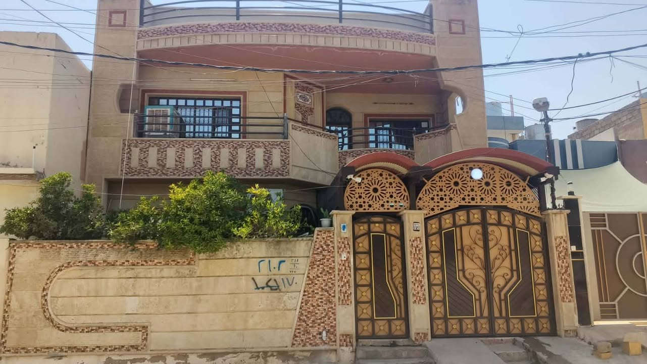 بيت للبيع
المساحة 200 متر 
الطابق الاول غرفتين وستقبال وهول ومطبخ وصحيات وكراج 
الطابق الثاني ثلاث غرف نوم ومطبخ وهول كبير وصحيات وبلكون 
المنطقه هرمات الثانيه قرب جامع الهاشمي
المواصله على هذا الرقم ***********

