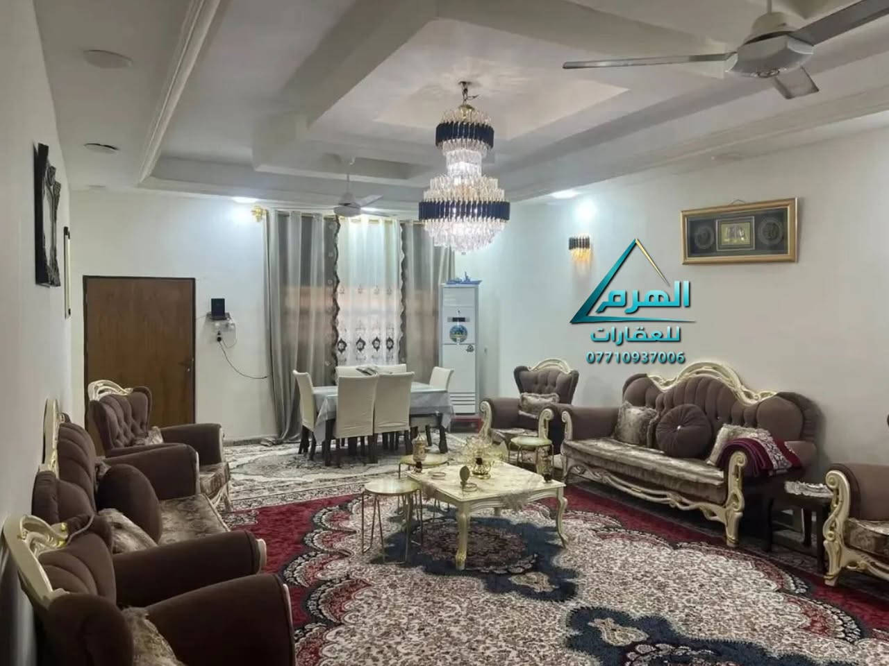 للبيع – فرصة استثمارية وسكنية مميزة
📍 الموقع: منطقة البو شامان – مقابل مدرسة غزة
📐 المساحة الكلية: 500 م²

العقار يتكون من بيت رئيسي + مشتمل مستقل، والبيت مجدد بالكامل من الداخل مع أعمال صيانة وتحديث، مما يجعله مناسباً للسكن أو للاستثمار وتأجير الوحدات السكنية.

البيت الرئيسي:
▪️ كراج كبير مع حديقة
▪️ مطبخ 5×4
▪️ هول 6×5
▪️ غرفة ضيوف (خطار) 5×8
▪️ موزع 4×6
▪️ غرفة نوم مع سويت داخلي 4×5

الطابق الثاني – شقتان مستقلتان:

الشقة الأولى:
▪️ موزع 4×5
▪️ 3 غرف، مساحة كل غرفة 4×5
▪️ مطبخ 3×3
▪️ حمام + توليت

الشقة الثانية:
▪️ مدخل مع مطبخ 3×3
▪️ حمام + توليت
▪️ هول 4×5
▪️ غرفة نوم 4×5

المشتمل الأرضي:
▪️ كراج كبير مع صحيات
▪️ مطبخ 5×4
▪️ هول 4×5
▪️ غرفة مع سويت 5×4
▪️ غرفة صغيرة تستخدم كمخزن

للاستفسار والتواصل:
***********
أو علّق برقم (1) ويصلك السعر والتفاصيل على الخاص.

العرض حصراً لدى مكتب الهرم للعقارات
📍 سامراء – حي الضباط الثانية – مقابل شارع 2000

نص مكتوب في الصور:
- الهرج للعقارات ***********
- الهرم للعقارات ***********
- المرمى للعقارات ***********