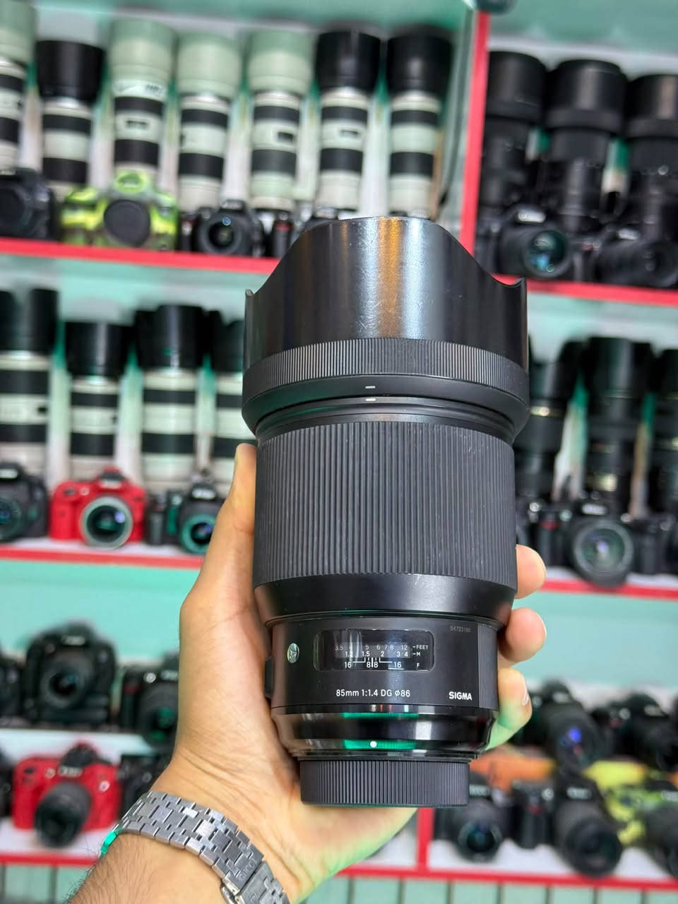 📸عدسات برايم Nikon
عدسة 20mm F2.8 السعر ٢٥٠ الف 
عدسة 35mm G F1.8 السعر ٢٢٥ الف 
عدسة 35mm F1.4 SGMA السعر ٣٥٠ الف 
عدسة 50mm F1.8 D السعر ١٢٥ الف
عدسة 50mm F1.8 G السعر ٢٢٥ الف
عدسة 85mm F1.8 السعر ٣٢٥ الف 
عدسة 85mm F1.4 SGMA السعر ٧٢٥ الف
📍العنوان: كربلاء - شارع العباس
🏪 مركز عالم الكامرات
📞 ***********
