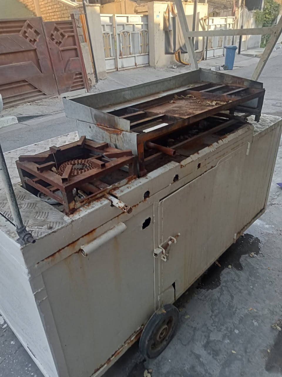 عربانه جاهزه الجاي أو بيع الاكل جميلة جدا بغداد الحبيبيه زقاق ا فرع مأكولات السقه هاتف ***********
