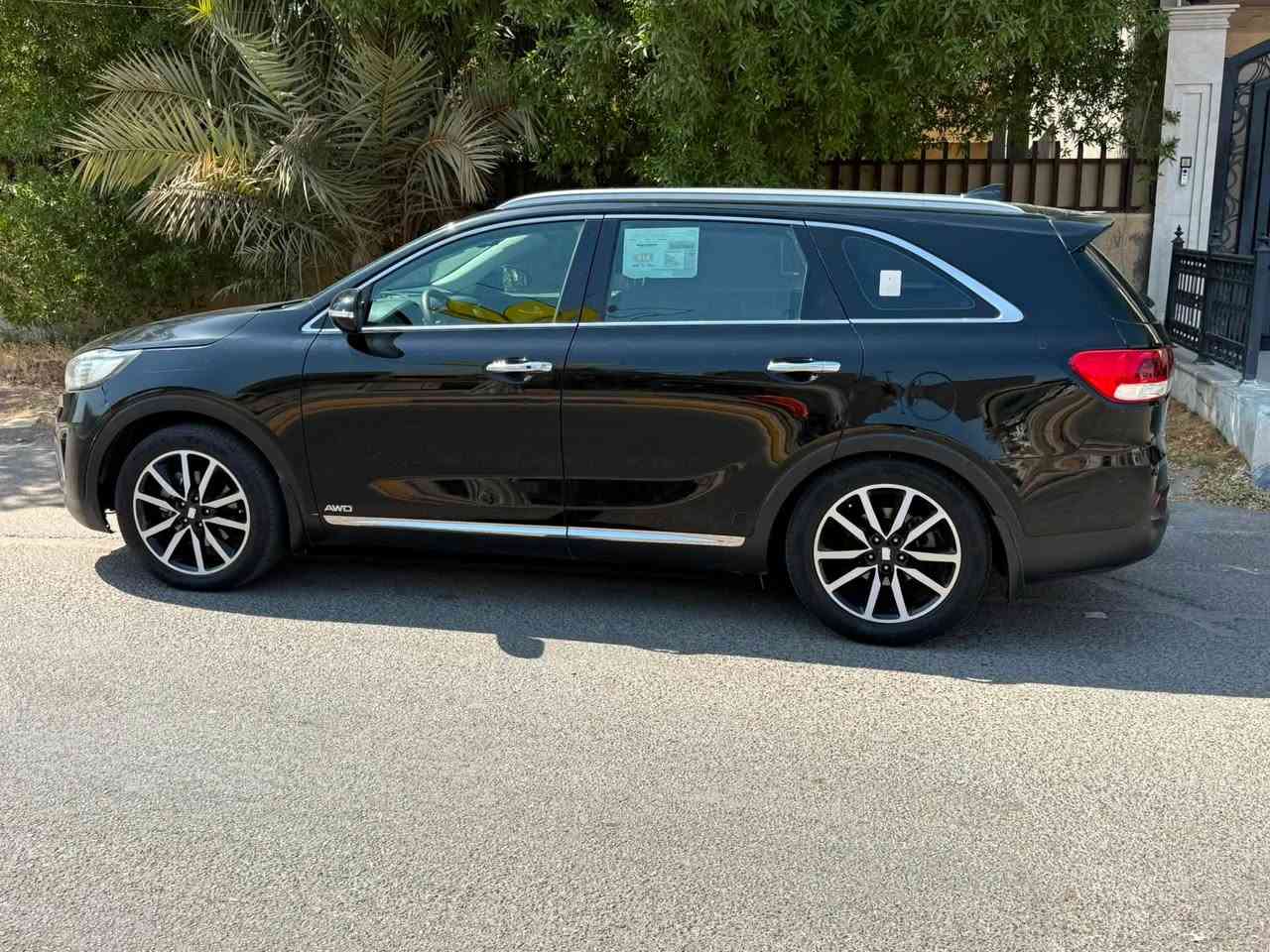 السلام عليكم سورنتو 2015 خليجي كويتي فول مواصفات 1/1 رقم بغداد بأسمي عارضه 174$ وبيها مجال سياره جديده بمعنى الكلمه على وضع الشركه محرك V6 حجم 3300 السياره كويتي مواصفات ( بنوراما _ بصمه ابواب وتشغيل_ صندوق كهرباء_ كشنات جلد كهرباء _ تدفئة تبريد كشنات_ 3 قطع تبريد _ 7 راكب _ داخل مطعم صاج_ فول تحكمات _ حساسات امامي خلفي جانبي _ ترحيب عند الاقتراب _ شاشه اعطال _ بردات خلفيه _ 3انظمه قياده _ شاشه كبيره _ لد امامي خلفي _ لايت زنون عالي ناصي _ وبعد هواي مواصفات معروفه بالكويتي __ السياره جاهزه تخم تاير جديد تبريد ثلج ❄️ حداديه امامي خلفي جديد ( السياره بيها ربع صندوق صبغ اثر طخه بسيطه فقط باقي سياره كفاله عامه ) مكان السياره بغداد البلديات الخاص مغلق الاتصال بالرقم :***********
