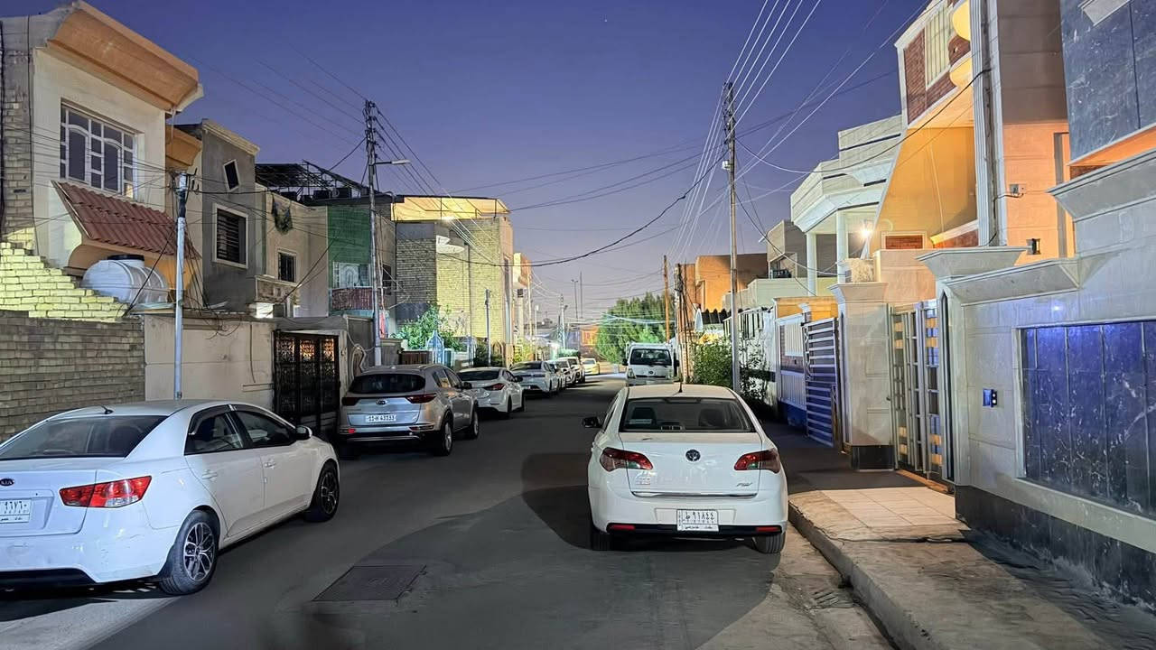 السلام عليكم 🫡 قطعة ارض للبيع مساحة 150 م الواجهة 7,5 النزال 20 متر 📍مربع البيداء قرب شارع  الكلية المؤدي إلى جسر العامرية السعر و الاستفسار //***********  ☎️مكتب العدل للعقار@إشارة
