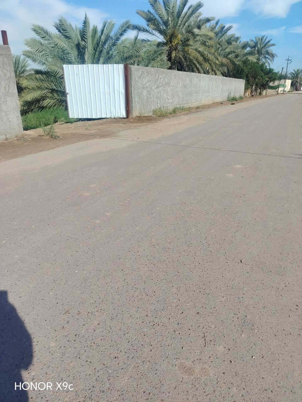 ارض شاطي 2 دونم للبيع على طريق يا حسين في الكفل الشهابية توجد فيها جميع الخدمات من كهرباء واساله مزروعة تين وايضا قريبه عن الولايه السعر خاص على الرقم ***********

