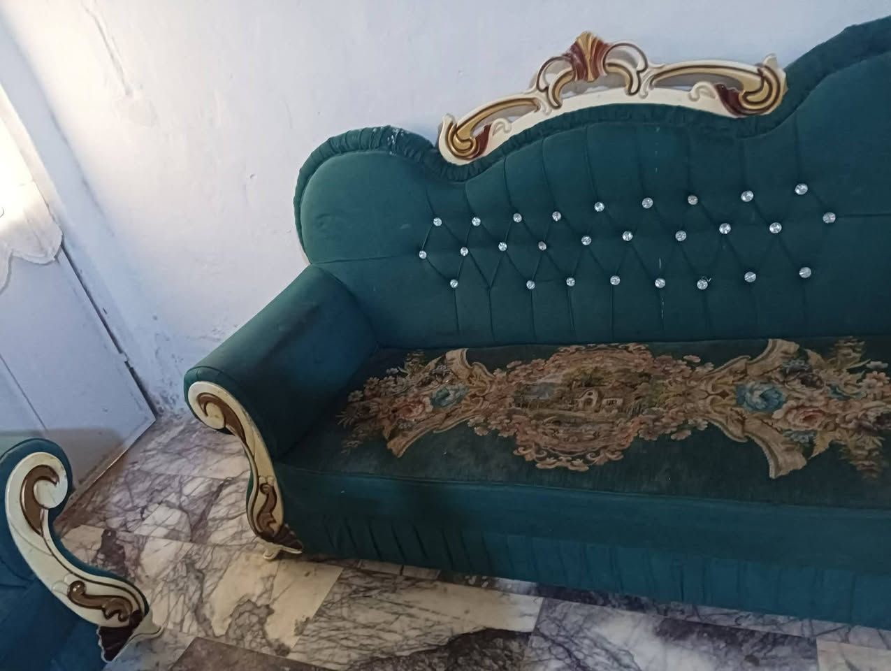 السلام عليكم تخم للبيع ب150الف
شاوي ،نزلة العيد الاستفسار ***********
