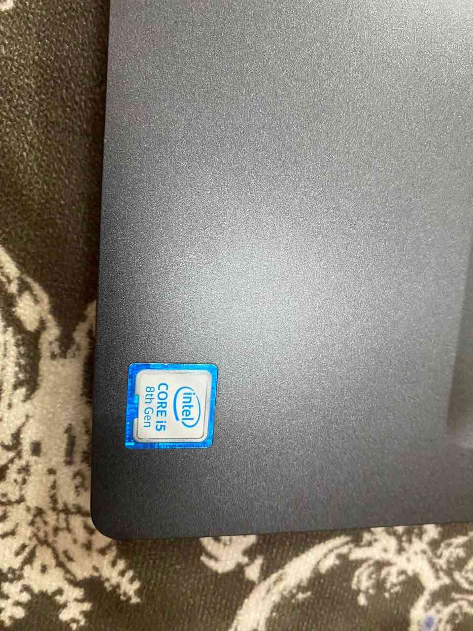 لابتوب ديل
كور i 5 الجيل 8 

ذاكره 256 رام 8  كارت شاشه داخلي 

شاشه لمس  

مذخل شحن يوسبي 

مداخل شغاله 

 توصل وتساب فقط 

***********وتساب فقط
