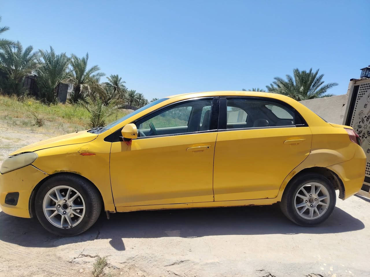 🚗 للبيع – شيري فلاوين 2013
للبيع شيري فلاوين موديل 2013، محورة محرك 3ZZ وكير كورولا.
المواصفات: ✅ موديل 2013.
✅ محرك 3ZZ + كير كورولا.
✅ رقم نجف عربي.
✅ بطارية جديدة.
✅ فيت بم جديد.
✅ تاير أمامي جديد.
✅ السيارة تعمل وتمشي.
ملاحظة: السيارة تحتاج بعض أعمال الصيانة والتجميل حسب رغبة المشتري.
💰 السعر المطلوب: 6,000,000 دينار عراقي، قابل للتفاوض بالمعقول بعد المعاينة.
📍 الموقع: بابل – المهناوية-قرية خمسة 
📞 للتواصل: ***********
