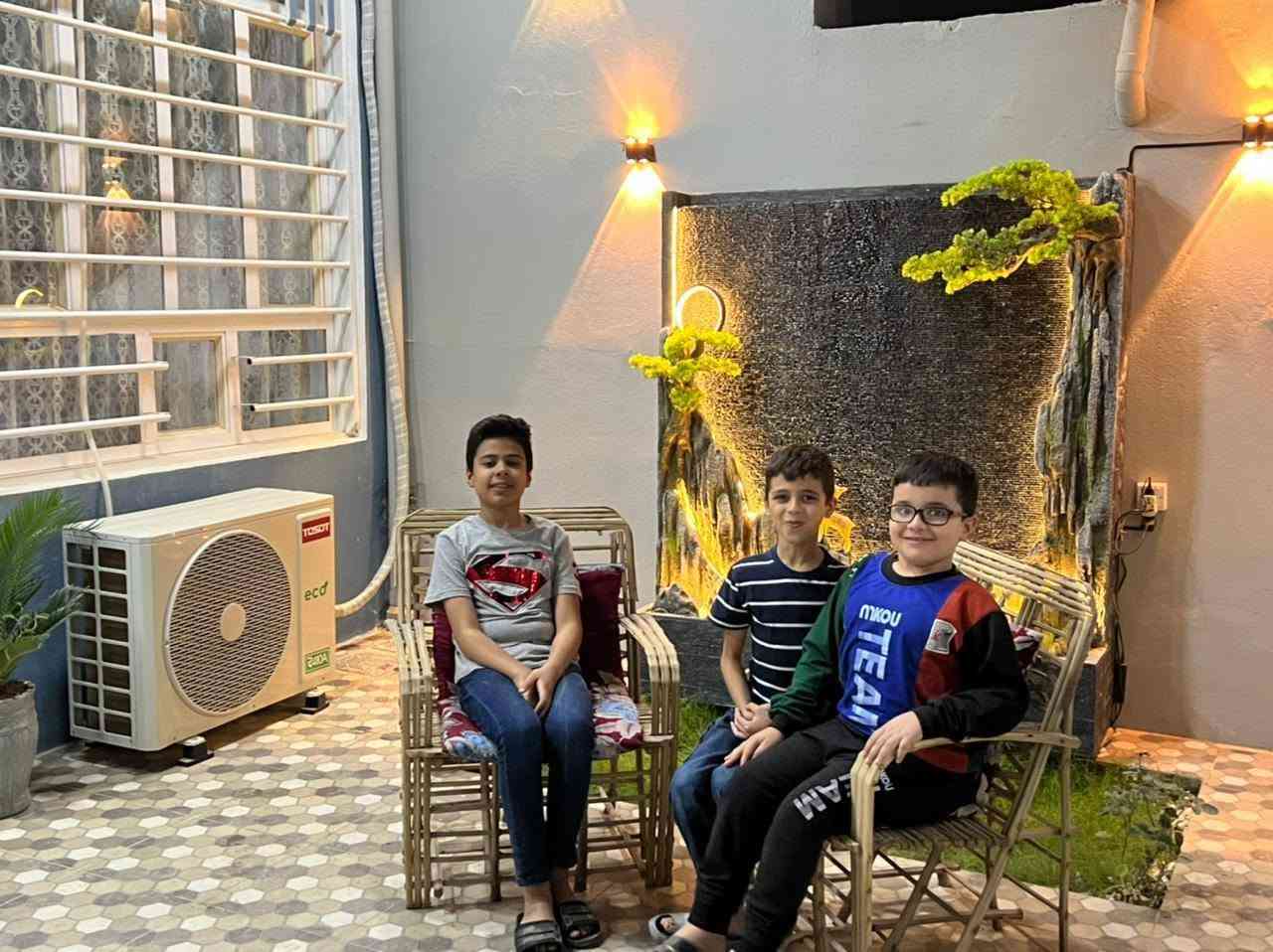 دار للبيع مساحة ١٥٠متر وجه ٦متر في كاطون الرحمة منطقة ال ١٠الاف طابقين يباع مع الاثاث ١٦٥ مليون مطلوب اسكان ٢٠مليون للاستفسار ***********
