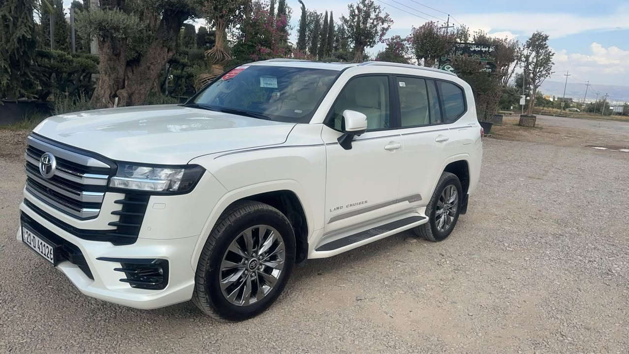 Land Cruiser 2024 GXR limited 
Be boyax
Be sard 
Be shwxt
Zamane sharekae saz 
Tanha 19000 km roshtwa
*********** Singapore
