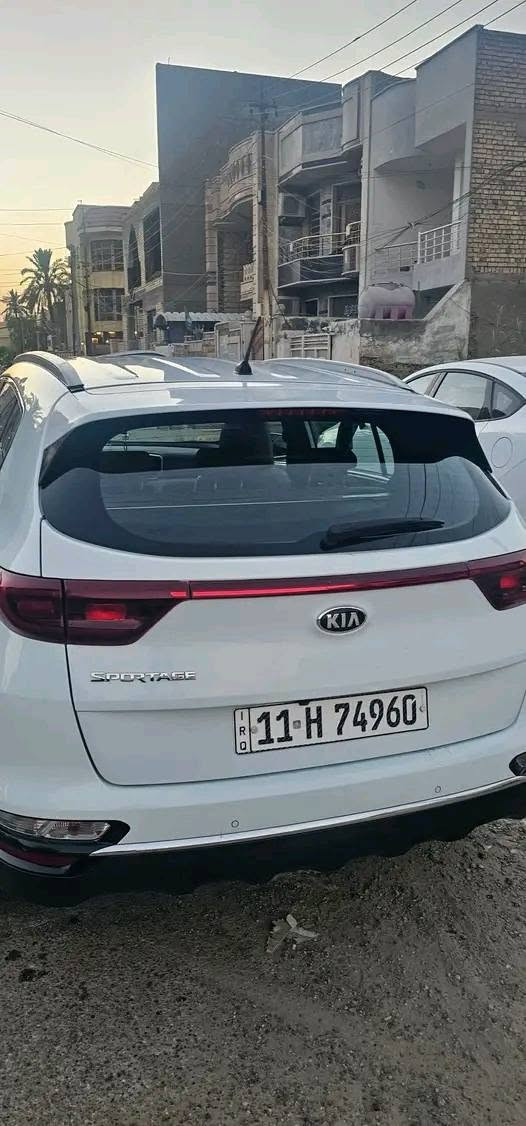 السلام عليكم 
كيا سبورتج خليجي
 موديل 19 السعر 176
شاشه ثلاثه انظمه قياده حساسات 
بيها بارد بسيط جدا والسونار موجود
ماشيه 62 قابل للزياده
العنوان بغداد بلديات... ***********
