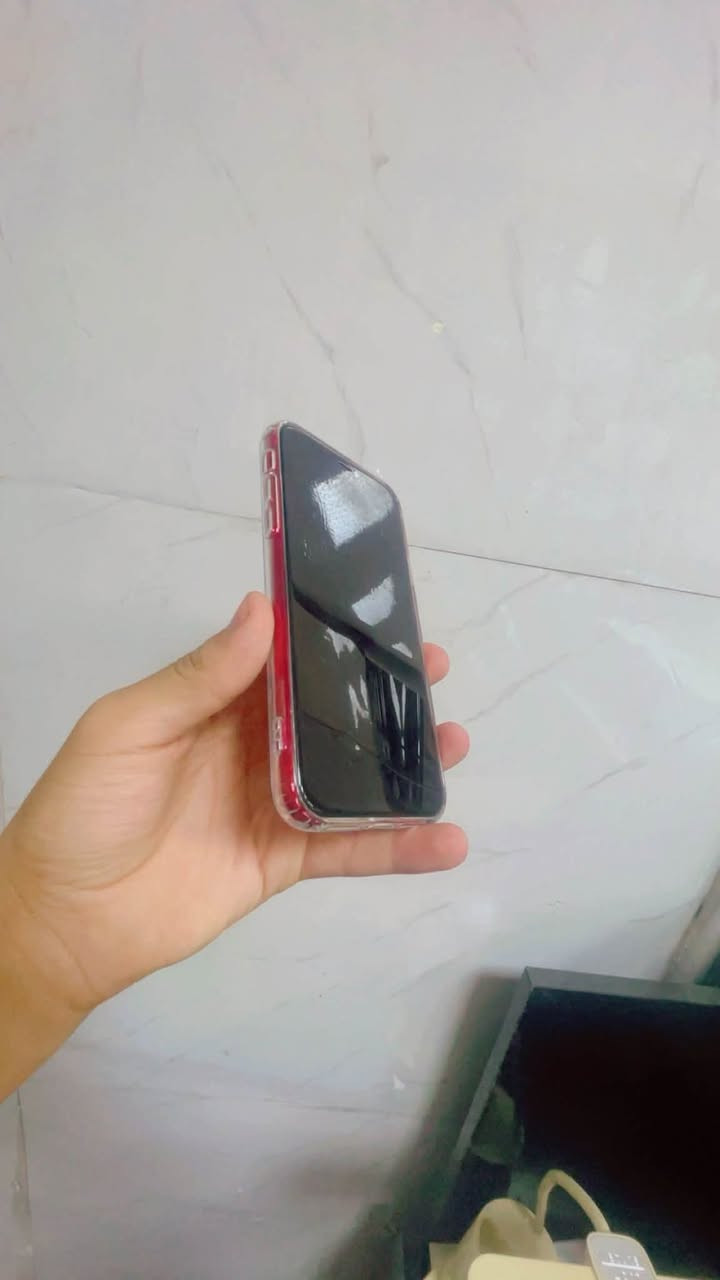 ايفون ١١ • ١٢٨ • بطارية ٧١
