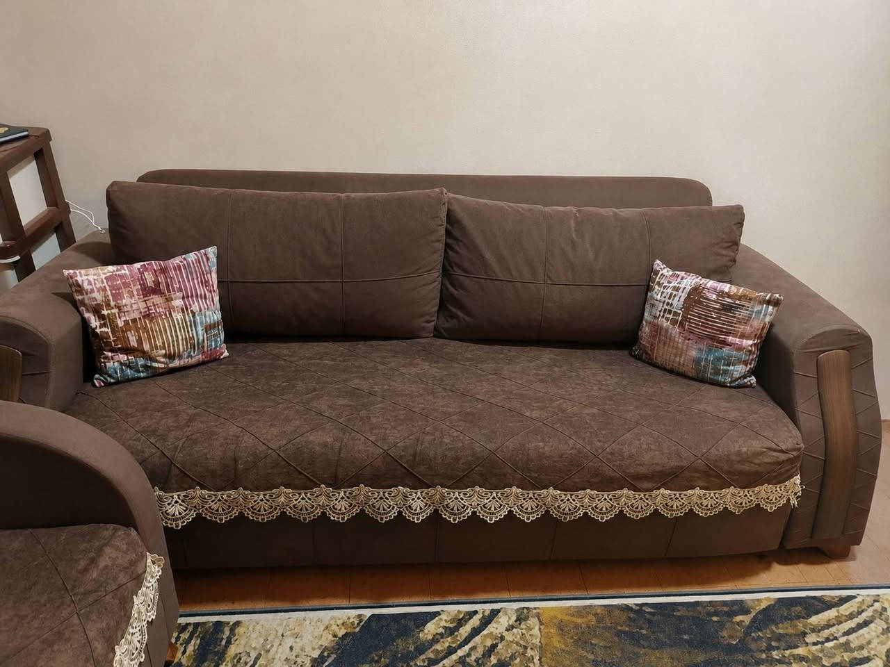 السلام عليكم عندي هذه القنفات اثنين كبير واثنين صغير الكبير صندوق بي رايده ب300 مكاني بغداد الاتصال على هذا الرقم ***********
