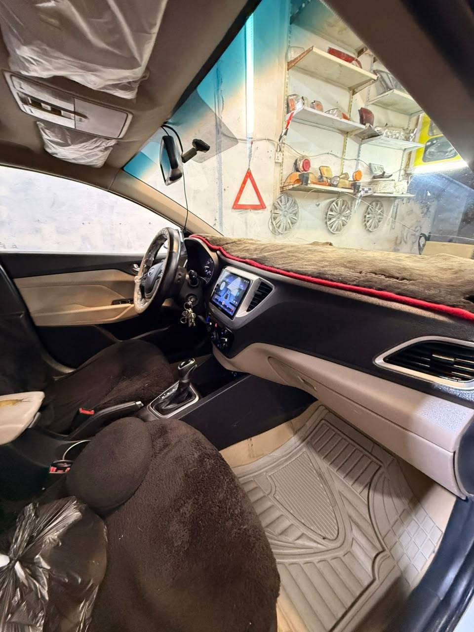 اكسنت ٢٠٢٠ خليجي مكفوله من صبغ ومن فتح 
فول مواصفات 
باسمي السياره
 السعر ١٢٥
*********** النجف, العراق
