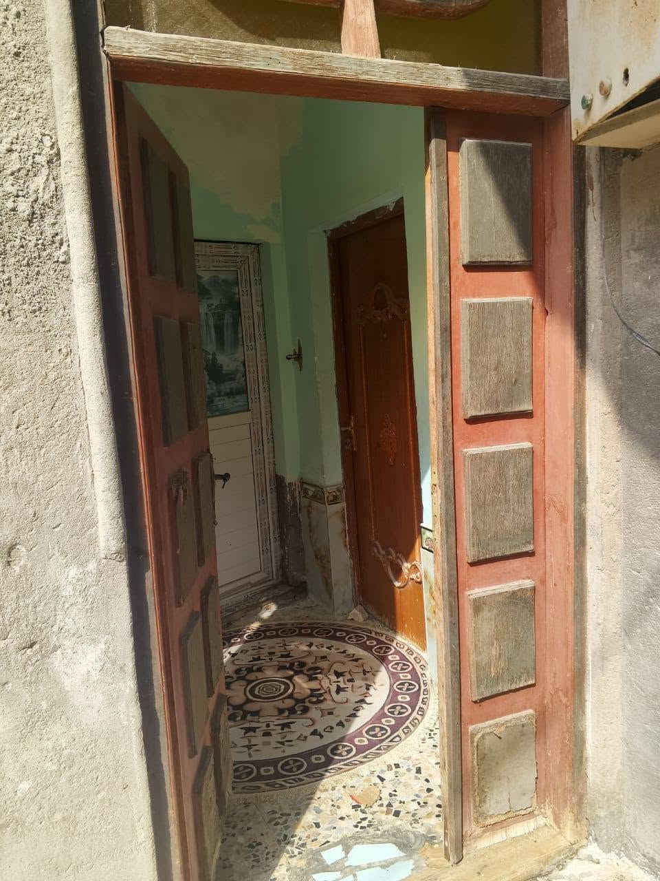 سلام عليكم 
منزل للبيع المساحه 260
بناء طابوك عكاده البيت جاهز وجديد 
العنوان حي شهداء نهايت الشارع الخدمي 
يبعد عن شارع 50 متر
***********
