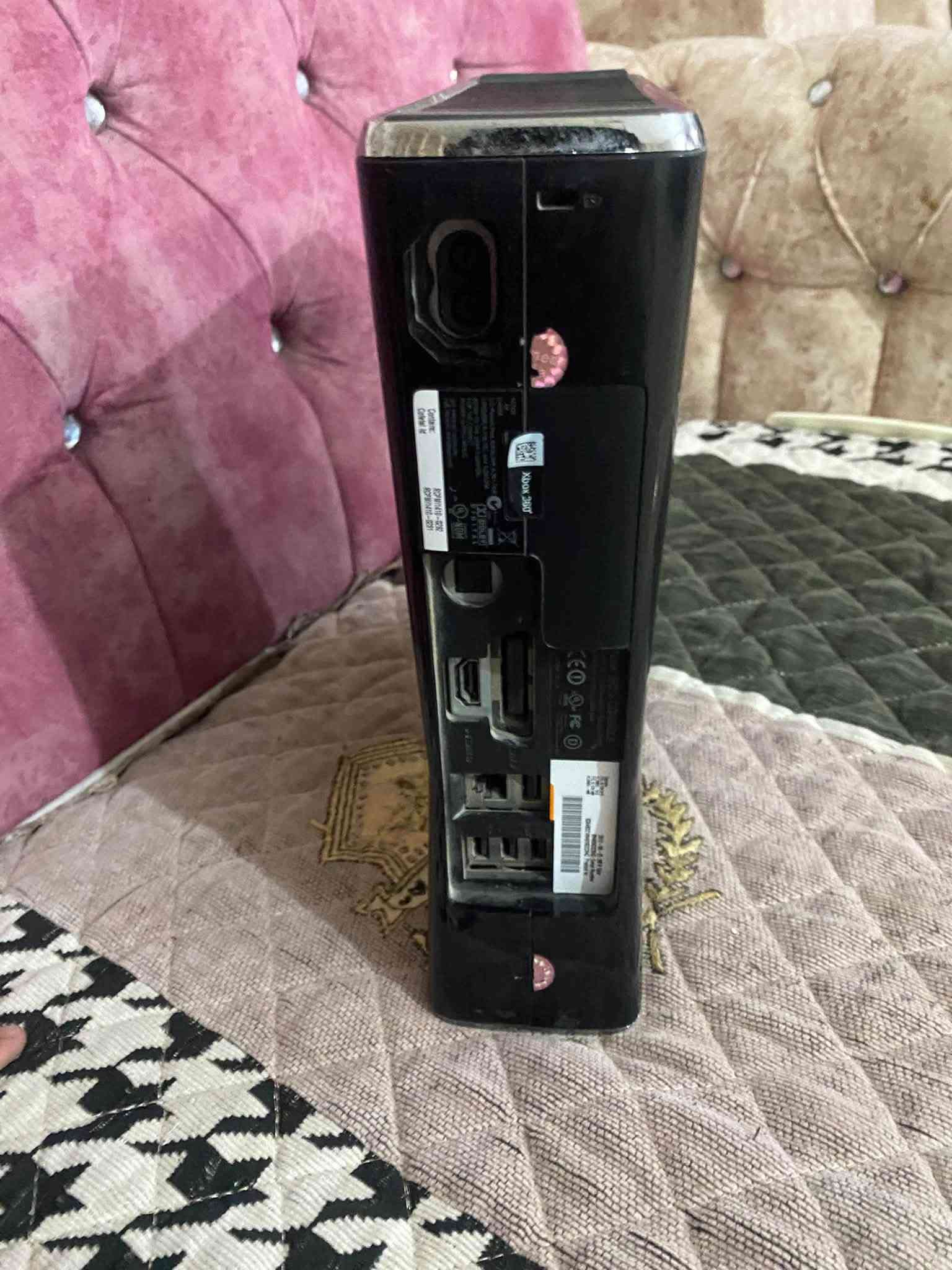 سلام عليكم اكس بوكس ٣٦٠ نضيف ٩٥ ٪؜ السعر ١٣٠ الف وبي مجال للشراي ويا جوستك وحده الرقم ***********  العنوان ديالى نايحت جديده الشط
