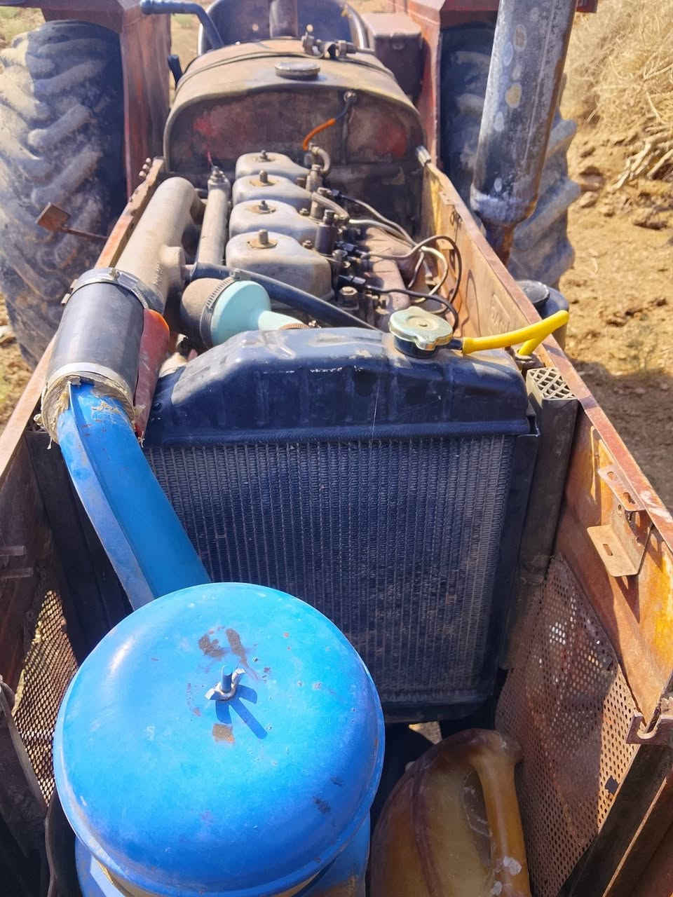 عنتر للبيع بدون  رقم  كير ومحرك مكفولات  جهاز شغال  جاهزه مجهزه  كهربائيات كله شغاله  السعر  3500 ملايين وبيه مجال  مكاني الناصرية قضاء الاصلاح  ***********.... ***********.
