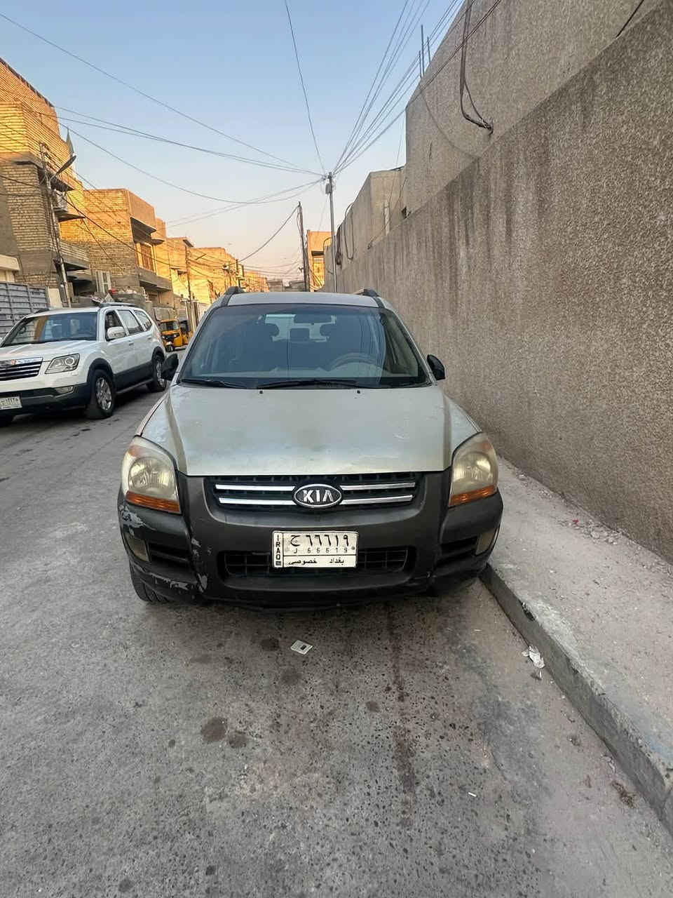 السلام عليكم 
كيا سبورتج 2008 للبيع 
وارد امريكي حادثها جاملغ ايسر فقط بدون دواخل 
رقم بغداد بسمي تحويل مباشر 
مكينه 2000 دوش 
مكينه وكير مكفول شرط الفحص 
السعر 68$ ورقه وبيها مجال حك الجيه 
استفسار اكثر ‪***********‬
