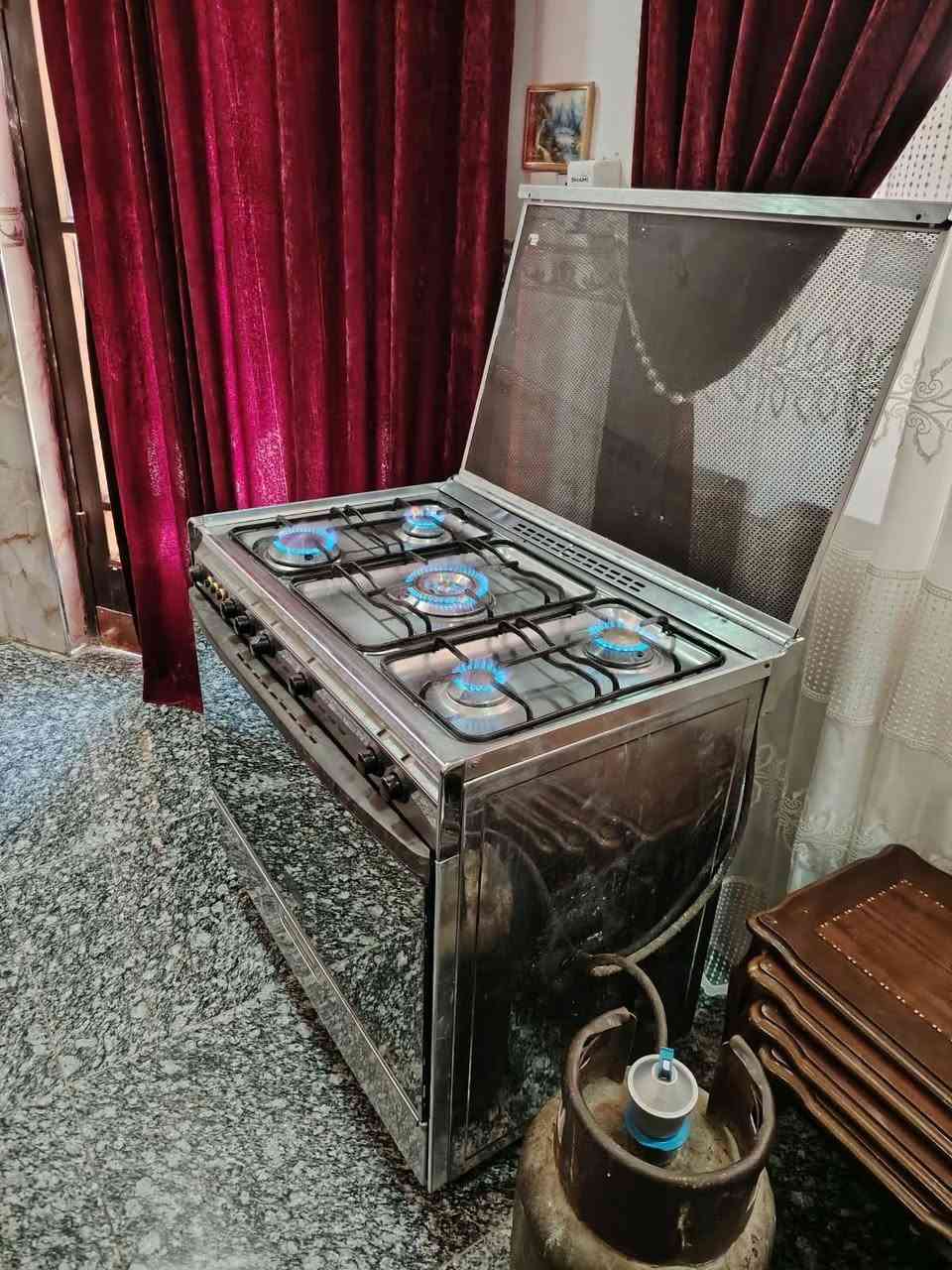 السلام عليكم طباخ مصري كريازي للبيع خمس مشاعل نضيف جدا تجي تفحص وتاخذ نار 🔥 افران كله فول♨️ داخل خارج نضيف💯 العنوان بابل مركز هاتف 📞 ***********
