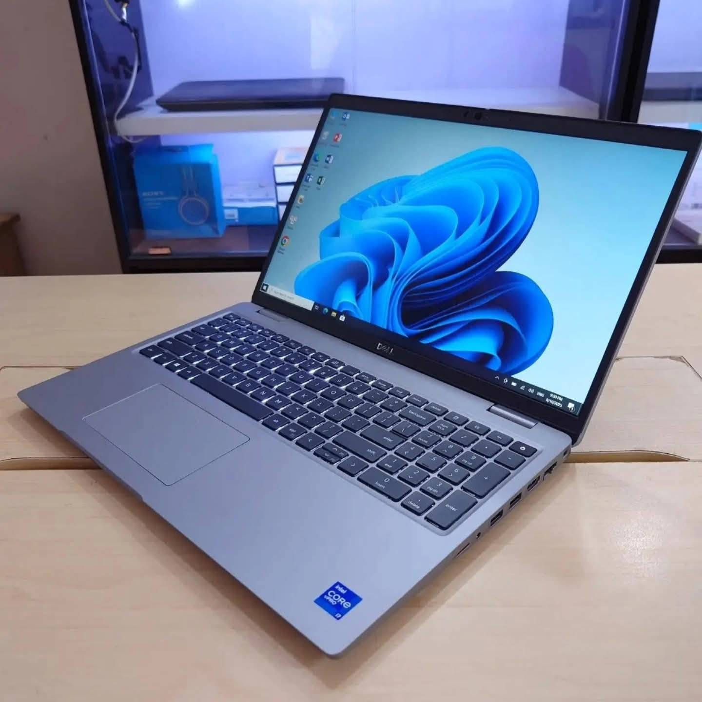 💻 لابتوب Dell Precision
3551 

🔥 جهاز عملي وقوي ومناسب للأعمال الهندسية والتصميم والاستخدام اليومي

🔹 المعالج: Core i5 فئة H – الجيل العاشر
🔹 الرام: 16GB DDR4
🔹 التخزين: 256GB SSD M.2
🔹 الشاشة: 15.6 إنج FHD
🔹 كرت الشاشة: NVIDIA Quadro P620 – 4GB خارجي 🎮

✅ مناسب للمهندسين وطلاب الهندسة
✅ مناسب لـ AutoCAD وSolidWorks والبرامج الهندسية
✅ ممتاز للأعمال المكتبية والدراسة والاستخدام اليومي
✅ رام 16GB لأداء أفضل مع تعدد المهام

🎁 الهدايا مع الجهاز:
✔️ حقيبة لابتوب
✔️ الشاحن الأصلي
✔️ ماوس
✔️ Mouse Pad
✔️ تغليف احترافي داخل كارتون

🛡️ ضمان 7 أيام على عيوب التصنيع
🔍 فحص كامل للجهاز قبل الإرسال
💳 فحص الجهاز بالكامل قبل الدفع والاستلام
⚡ الجهاز جاهز للاستخدام مباشرة

🚚 التوصيل متوفر إلى جميع المحافظات

📍 الموقع: بغداد – الأمين الثانيه

واتساب ***********
السعر 600 الف فقط
