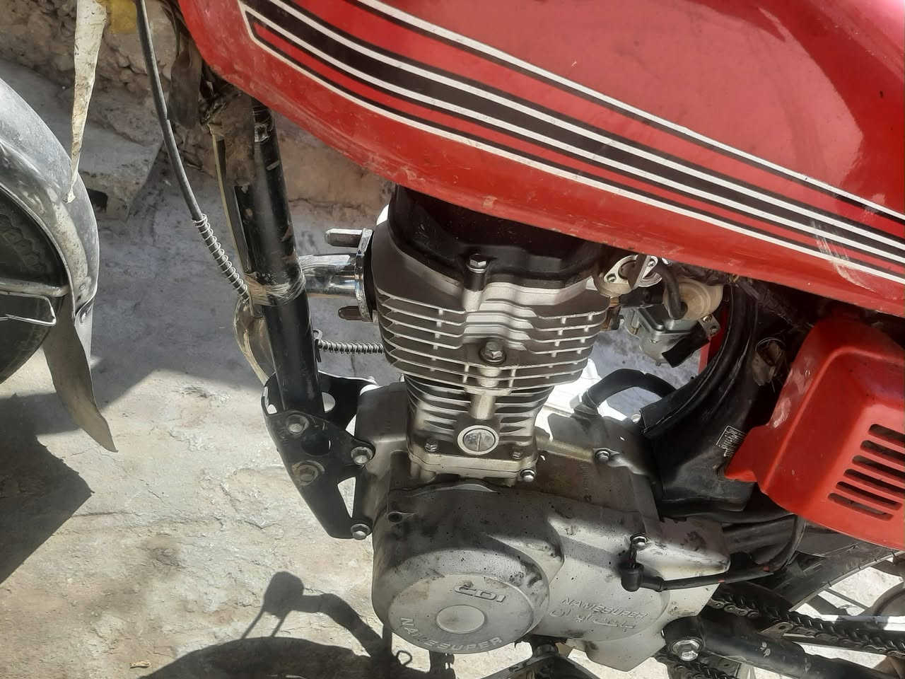 نامي برو موديل 16 محرك بلادي جانت محجوزه قطرت صوت مابيها عبالك محرك 25 كهربايات شغاله بدون ان بي ثري ابيعها السعر 350  و بيها مجال رقمي ***********
