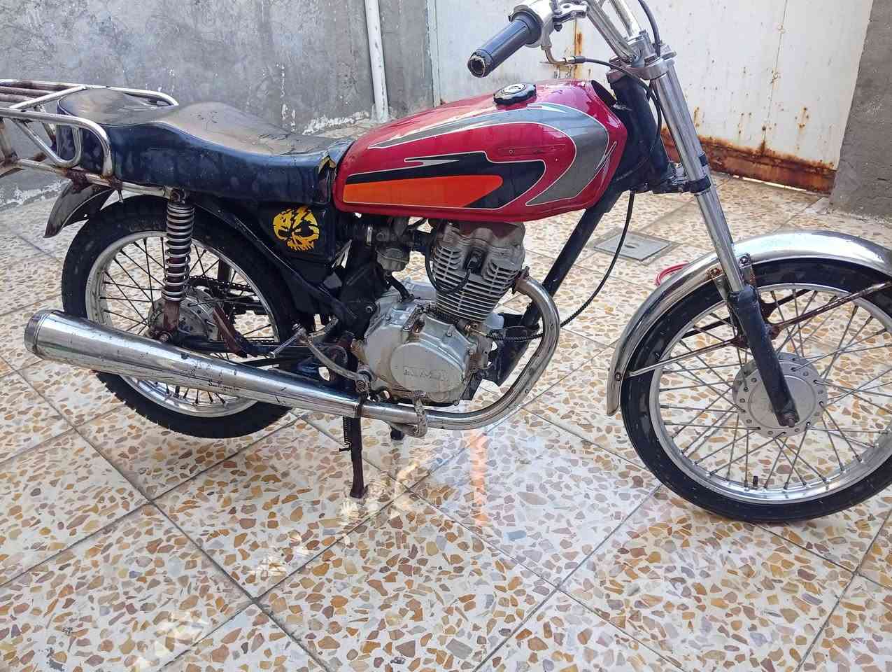 سلام عليكم مره خصت مدير الكروب دراجه يراني حلوه ونضيفه كلك كلك البيع سعر 300وبيه مجال حك الجيه مكاني البصره ام نعاج مقابيل معمل ثلج لامي ***********وشراي بخدمته
