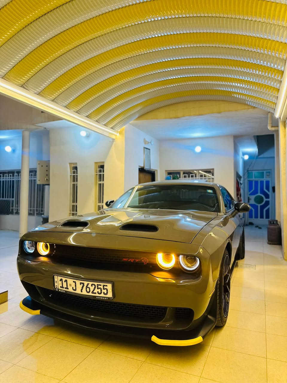 DODGE  CHALLENGER
-------------------------------------
#السعر : 127$ وبيه مجال بسيط 
‏
#رقم الهاتف : *********** 

#رقم السيارة : بغداد 

#مكان السيارة : واسط/العزيزية 
-------------------------------------
للبيع فقط بدون مراوس 
جالنجر موديل 2017 لون اسمنتي ماشية 88 الف وارد امريكي حادث سيارة جاملغ وبنيد ايرباك راجع سستم بلادي 

مواصفات بصمة دخول ذكي تشغيل عن بعد 

فتحة شاشة جبيرة تبريد قطعتين شفتات ستيرن 

محرك 6 سلندر 3600 تبريد شغال صدر امامي خلفي جديد 

رقم بغداد مشروع وطني هزة جديدة سنوية 2028 

 تحول مباشر سيارة نصبتهة كلش حلوة ومصروف عليهة 

ويل حجم 20 SRT تو سايز وتخم تاير جديد غرفتهة كلش نضيفة
