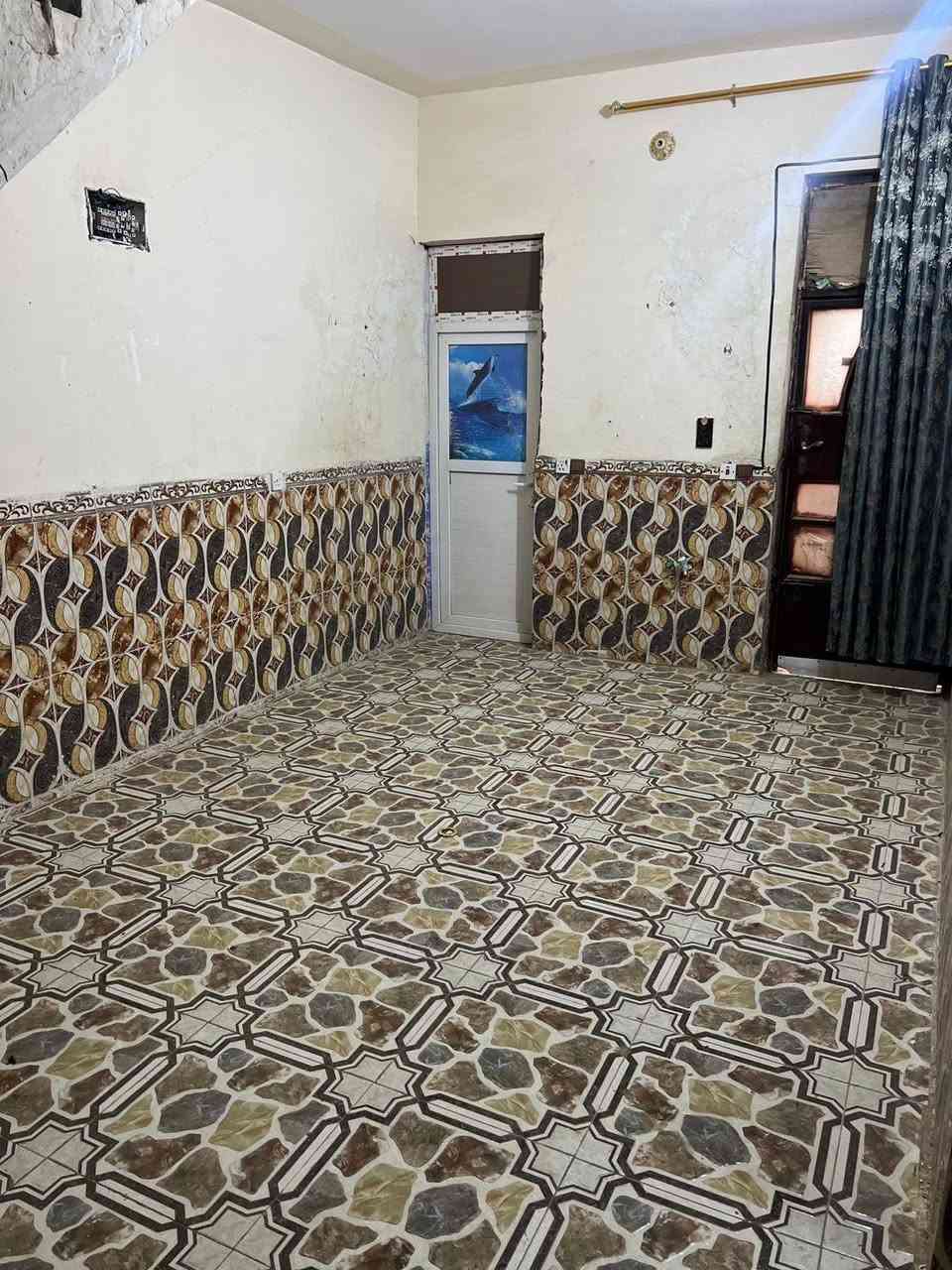 بيت للبيع ١٥٠ متر طابو صرف تحويل مباشر يتكون من غرفة استقبال وصالة ومطبخ وبناء ٢٠١٨ بناء طابوق والسقف والاساس كونكريت بحالة ممتازة جاهز للسكن حي الكرار  مقابيل الشاشة وعلى ساحة خضراء 
وتم تنزيل السعر ٧٧ مليون 
للاستفسار
***********
***********
