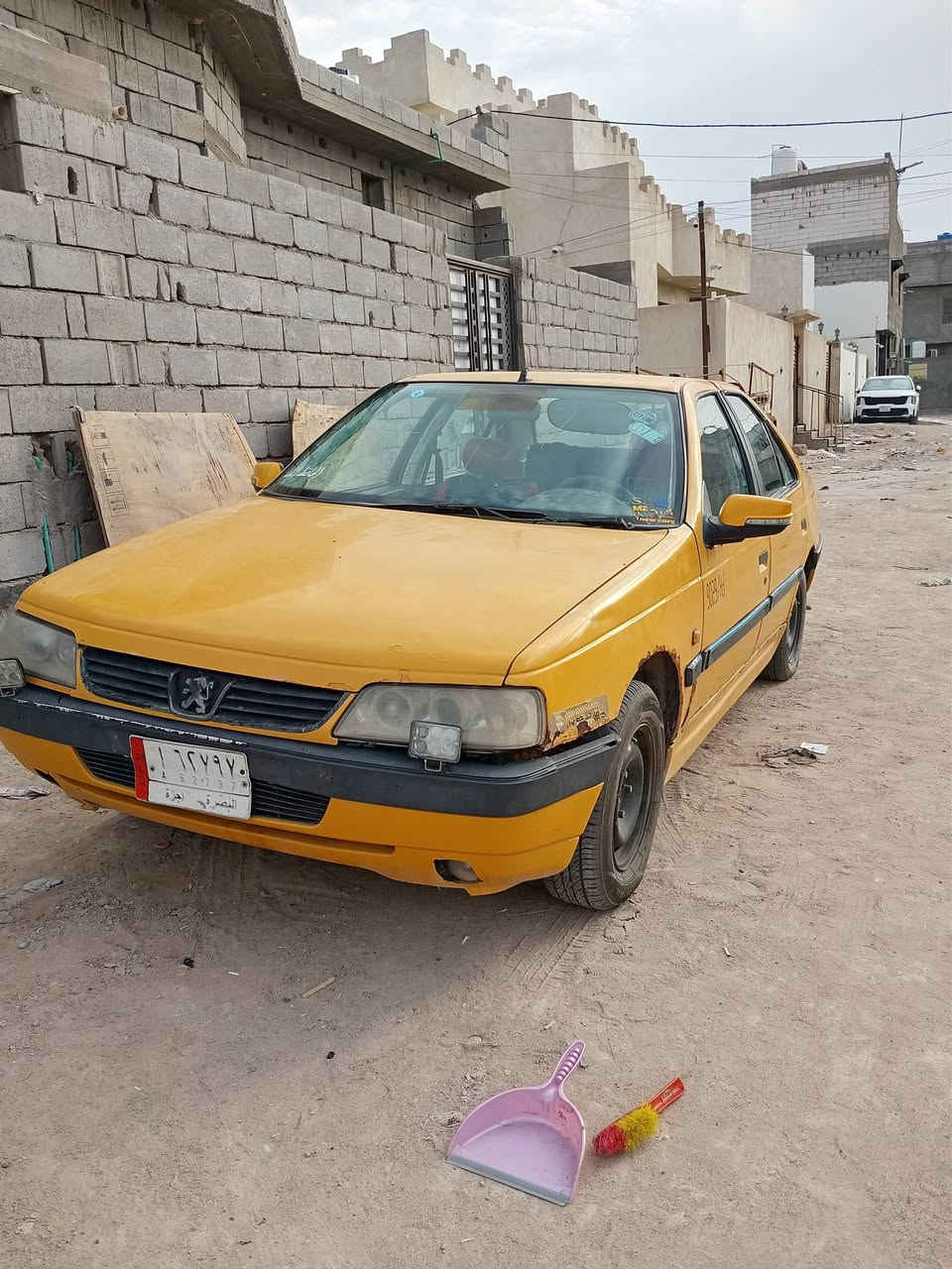 بيجو 405مديل 2016  سنويه 2029 راعيهه موجود . لسياره يرادلهه عينه وصينيه والدبه مال العمبار تعبانه
 سعر 23وبيهه مجال
(***********)
