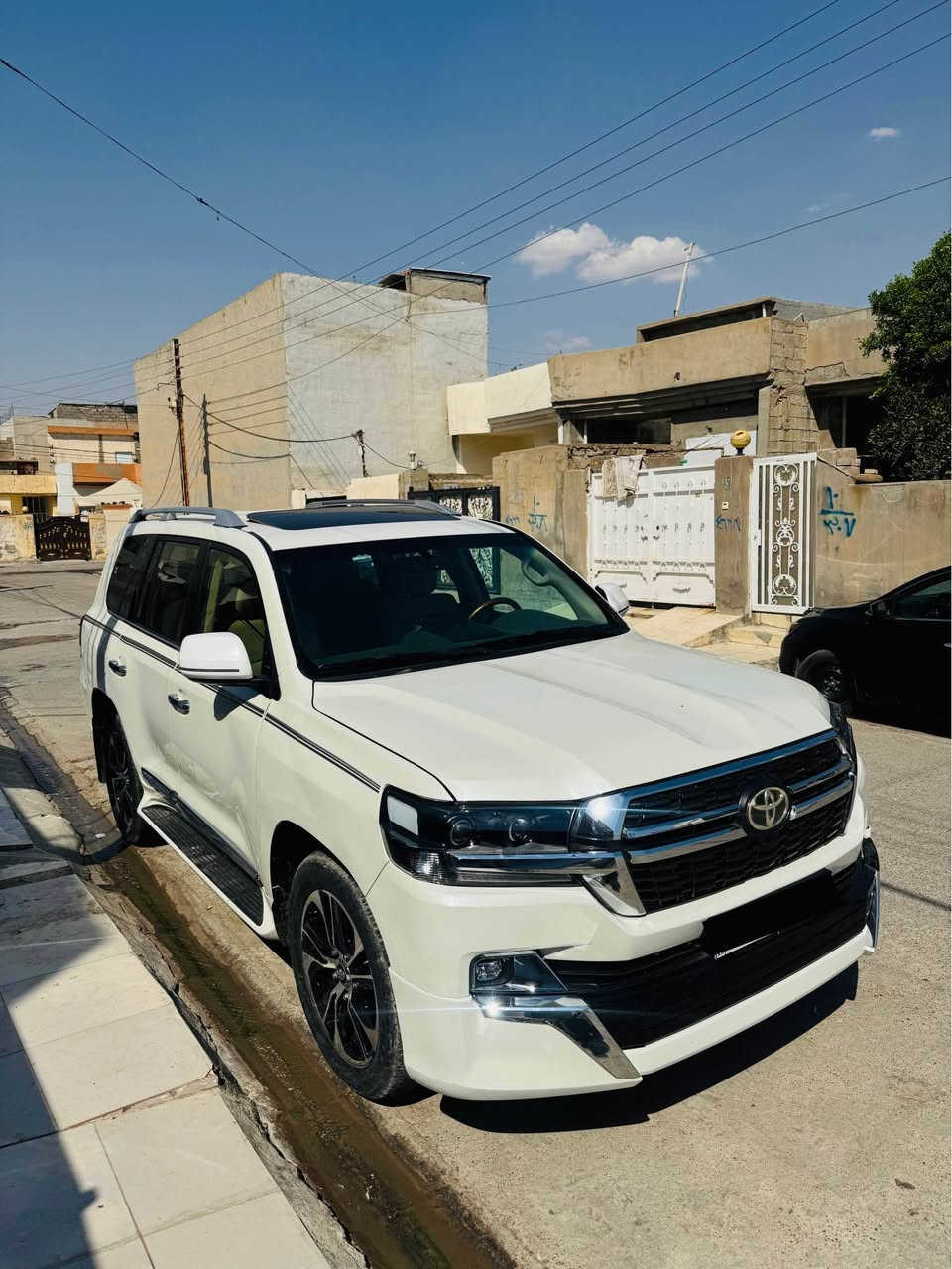 وەنەوشە 2013 قەپات مواسەفات GXR 6 پستن شکل گۆراو کرایتە 2021 سەیارەکە چرکە مەسروفی تێدا نیە بەخۆم شکلم گۆریە سەیارەکە سەقفی نیتی واتا سەقف سبوخ نیە حیزامە بێ ئێرباگ بێ ژۆرێ پێشی قنجەکی زۆر گچکەی هەیە پشتی کەپسە پێشیش حیسابکە کەپسە چونکە قنجەکی زۆر گچکەیە سەیارەکە هیخۆمە و بەناوی خۆمە گێڕ و مەکینە بەشەرتە نەکرایتەوە ماشەڵای لێبی زۆر خاوێن مایتەوە 262 هەزاڕ ڕۆیشتیە تەقەی تێدا نیە ڕەقەم و سەنەوی نوێیە تا 2029 تەفاسیلم کامل نوسیە تکایە جوان بخینەوە ئینجا نامە بنێرە یاخود تەلەفونکە 
*********** أربيل, العراق
