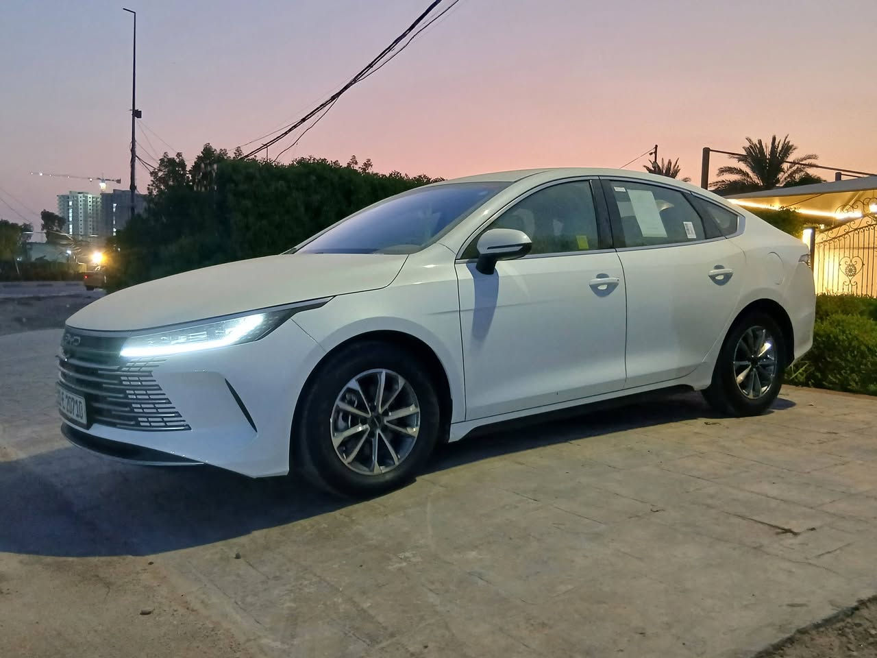 السلام عليكم مرخصة الادمن المحترم 
BYD
دسترويل 
مديل :2025
ماشيه : ١٠ الف ع وضعيه شركه
مكفوله من رصعه وزلغ
سترين دركه D
تشغيل عن بعد 
كير محرك مكفول
مرايات كهرباء 
كشنات ابيض رياضية
لد نهاري 
شاشه قلابه 
اشاير بل مري 
وبعد مواصفات دسترويل معروفه
السعر ١٩٧٠٠ وبيها مجال كلش قليل 
عنواني بغداد البياع مدينه الذرى 
***********

