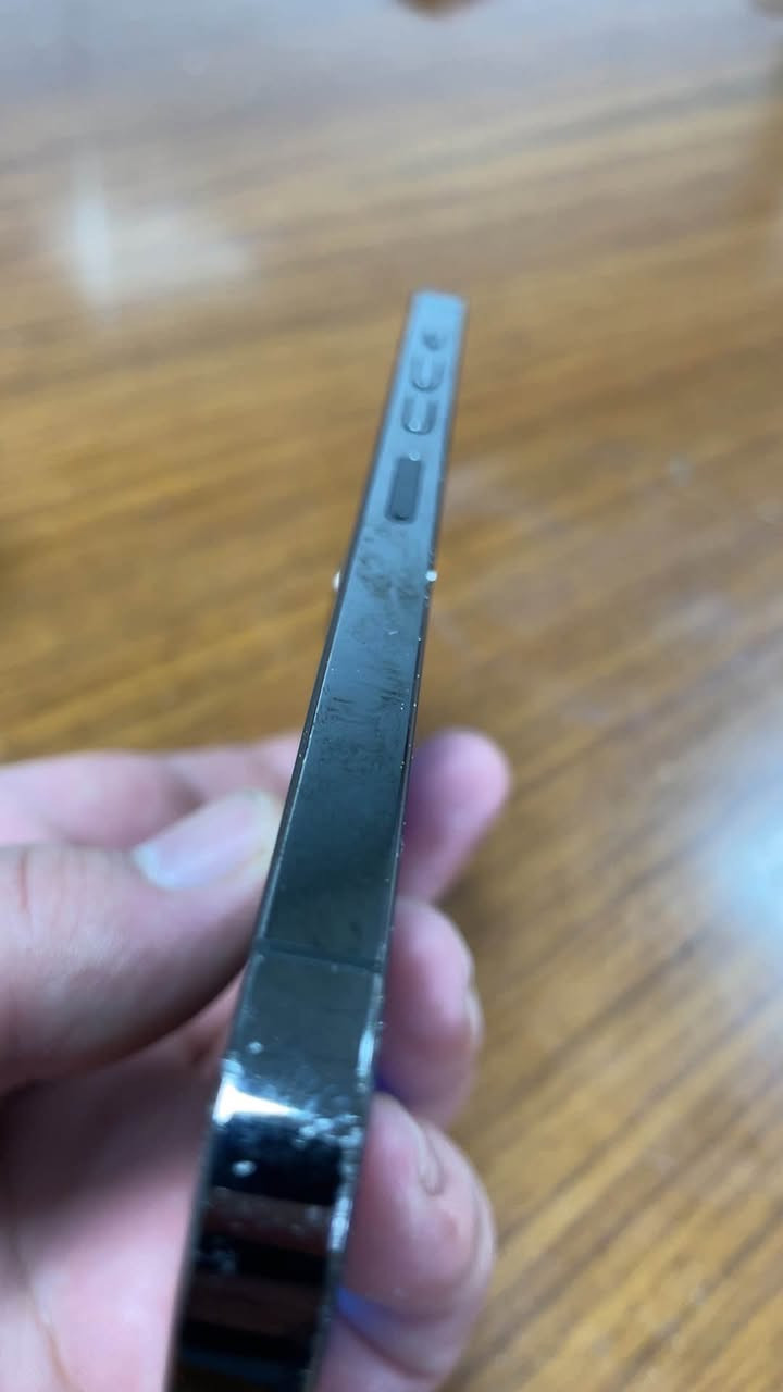 Iphone 13 pro max 128G 1 s
پاتري و شاشه ي بيلادي گؤراوه سعري خوار هه مو بازار ده فروشم 
مشته ري تيل بكه *********** هولير
