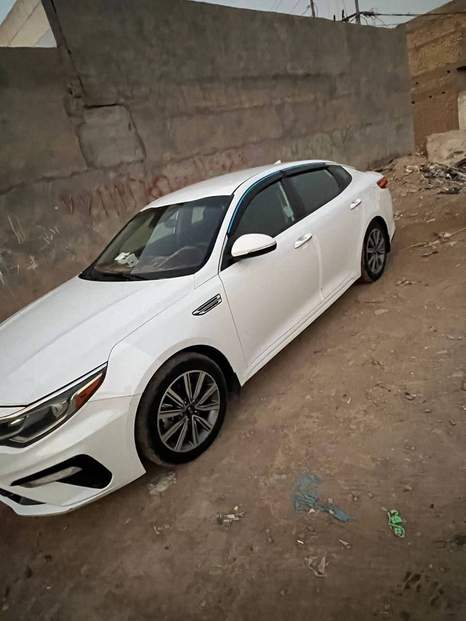 كيا اوبتيما للبيع موديل 20 امريكي حادثه فقط دعاميه السياره كلين جديده تريد جناي 
سياره جديده مال بيت مامتعوبه ب145 وبيه مجال مكانه واسط قضاء العزيزيه ***********
