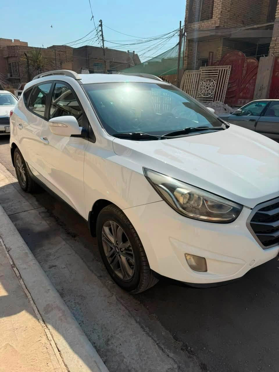 السلام عليكم
توسان ٢٠١٤ خليجي مكفولة من الصبغ والتبديل 
رقم كربلاء تحويل مباشر 
ماشية ١٠١ الف كيلو 
مكان السيارة / حلة 
السعر : ١٣٦ ورقة وبيها مجال 
للاتصال : ***********
