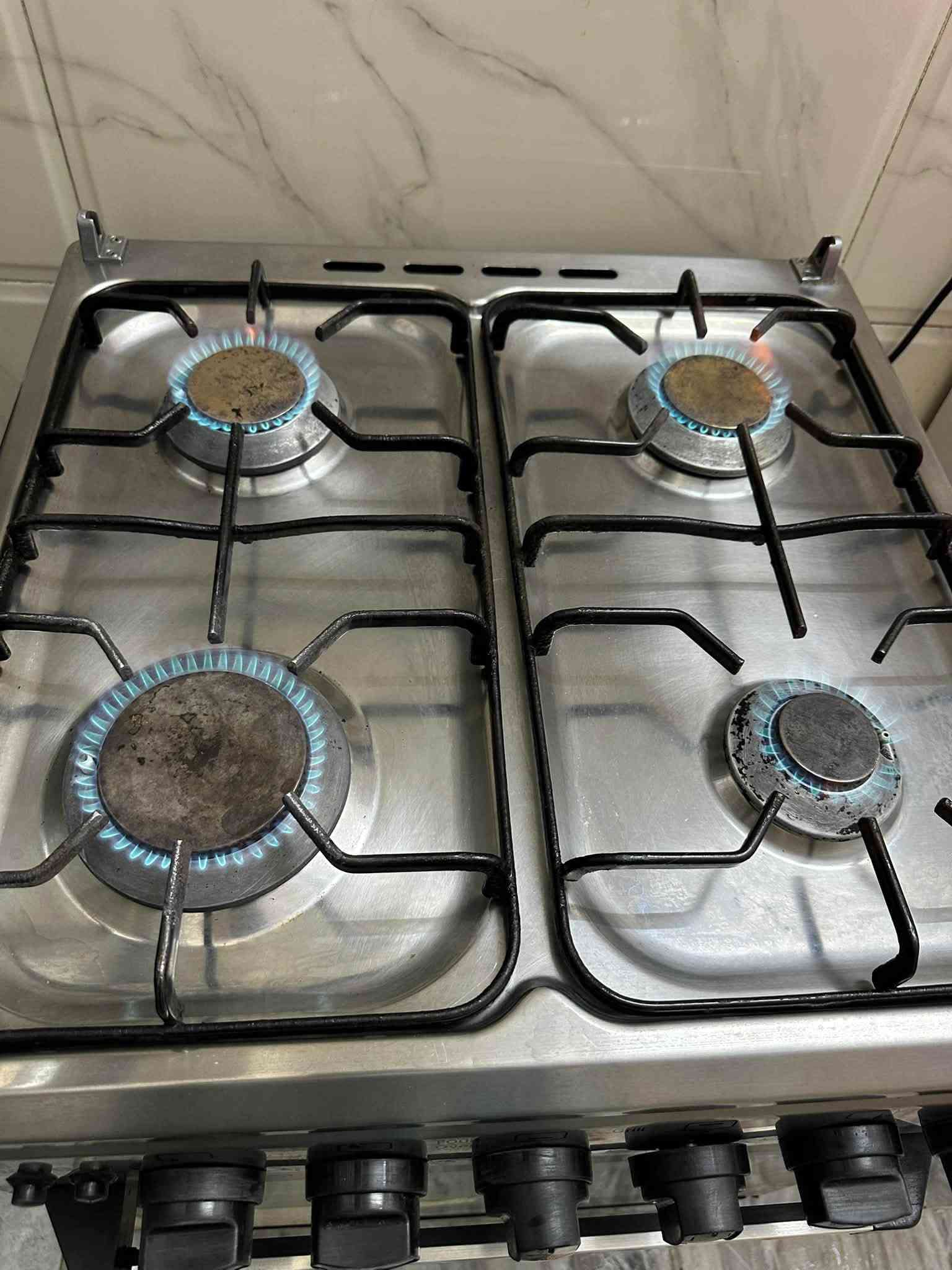 غراض بيت للبيع التواصل ع واتساب
***********
