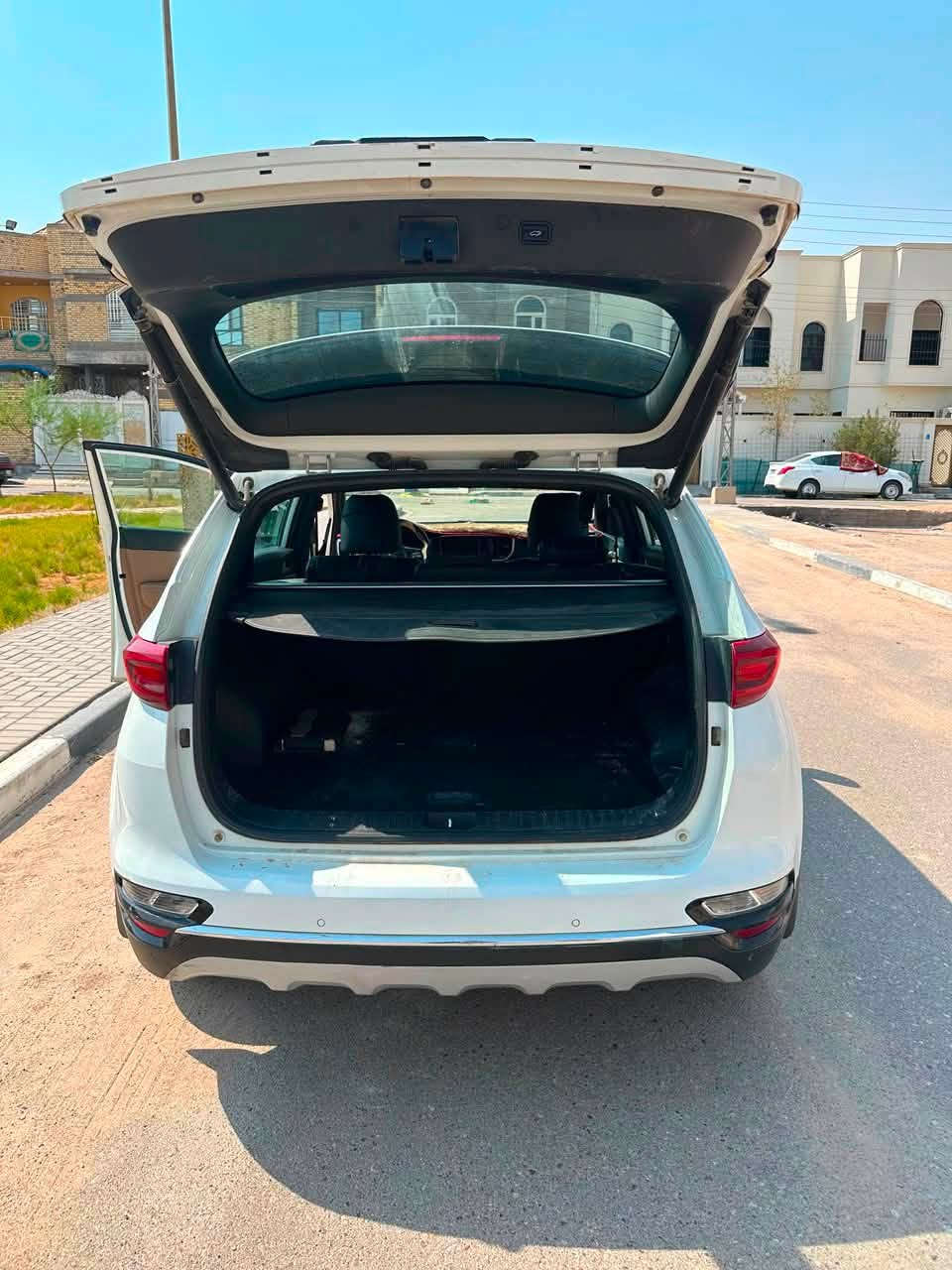 سبورتج مديل 2019 خليجي فوول مواصفات
رقم بصره وبأسمي السياره 

السياره جديده وجاهزه 

مكينه گير حداديه تبريد 

تخم تاير جديد ستوني شاده 

السياره بيها صبغ بالباب كما موضوح بالسونار 

ماشيه قليل السياره 

بانوراما بصمه تبريد قطعتين حساسات امامي خلفي 

مري شفط اشاير بالمري 

كامره خلفيه 

شاشه

بعد فول ومواصفات الفول معروفه 

السعر 165 وبيها مجال 

مكاني البصره 

***********
