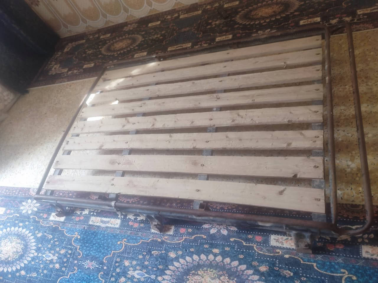 بغداد • سرير • غرفة نوم
