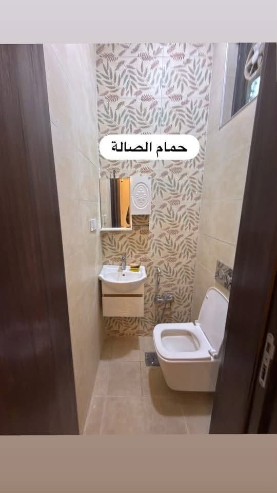 دار للإيجار – اليرموك قرب بانزين خانة اليرموك

فرصة مميزة لاستئجار دار حديثة في أحد أهدأ وأرقى مواقع منطقة اليرموك.

مواصفات العقار:
📍 الموقع: اليرموك – قرب بانزين خانة اليرموك
📐 المساحة: 155 م² واجهة 5 م نزال ثلاثينات
🛏️ 4غرف اساسية + غرفة شغالة او مخزن 
🛋️ صالة 
🍽️ مطبخ
🚿 3 حمامات
بيتونة وسطحين
🏗️ بناء حديث (2022)
⚡ كهرباء خصخصة
شارع عريض وتبليط حديث

للاستفسار:
📞 ***********
