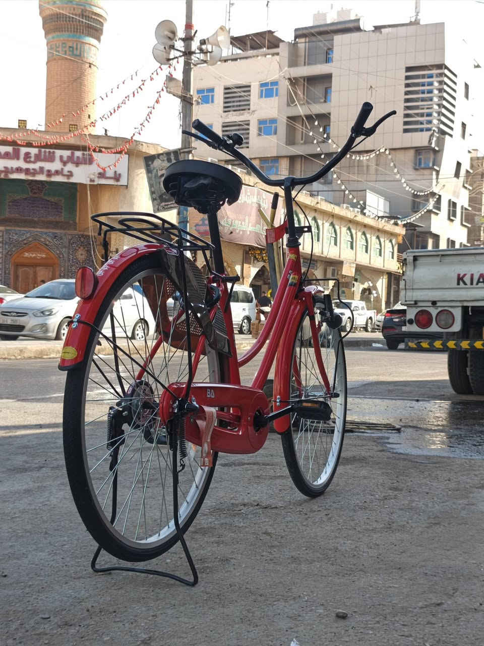 سلام عليكم بايسكل للبيع لون طماطي صارلي سبوعين منزله من الحاويه مكاني نجفف حي النداء الي يرده يراسلني واتساب وهاذه رقميي سعر خاص ***********
