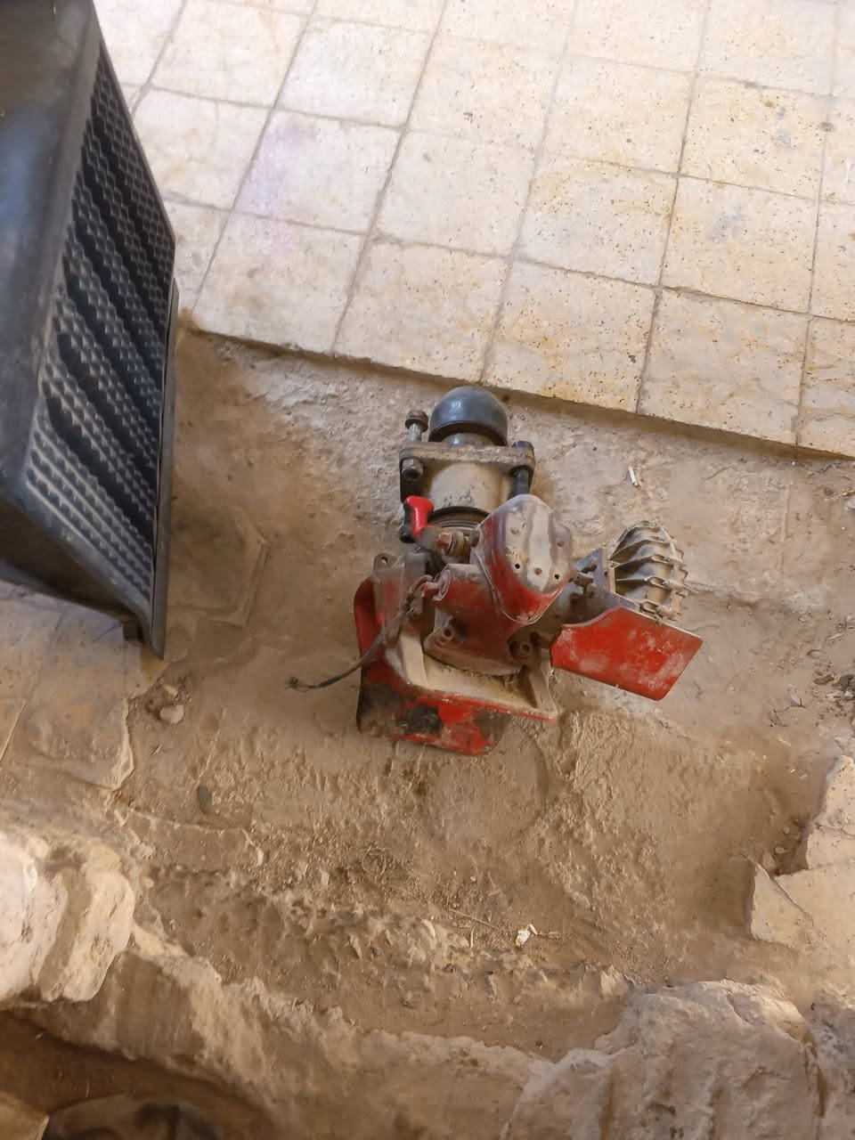 قطع غيار • للتواصل • تفاصيل ناقصة